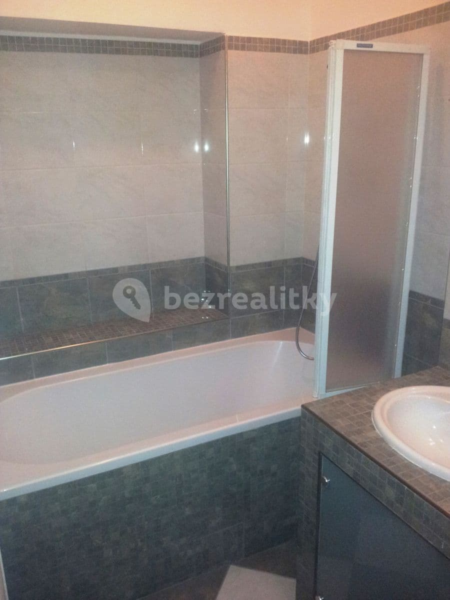 3 bedroom flat to rent, 80 m², Kutnauerovo náměstí, Prague, Prague 3 bedroom flat to rent, 80 m², Kutnauerovo náměstí, Prague, Prague