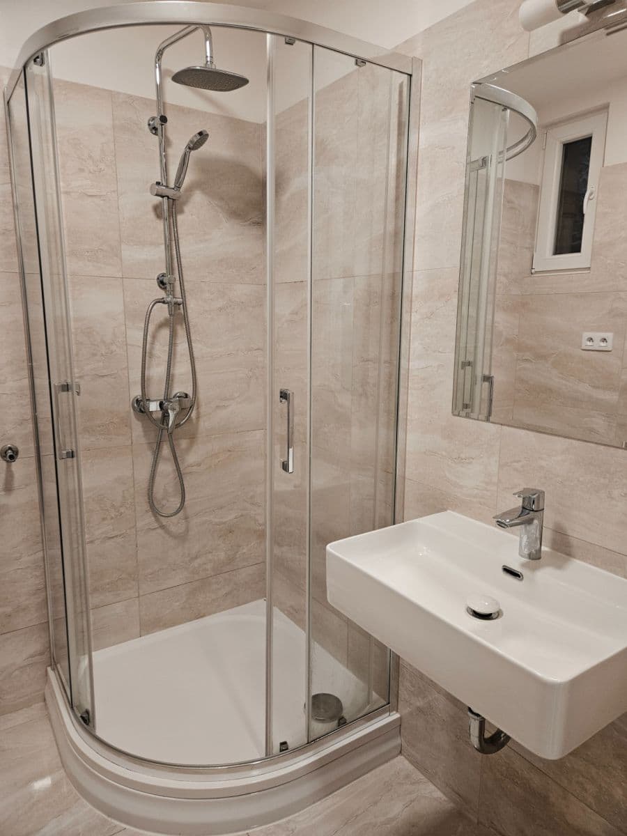 Studio flat to rent, 29 m², Sochařská, Prague, Prague Studio flat to rent, 29 m², Sochařská, Prague, Prague