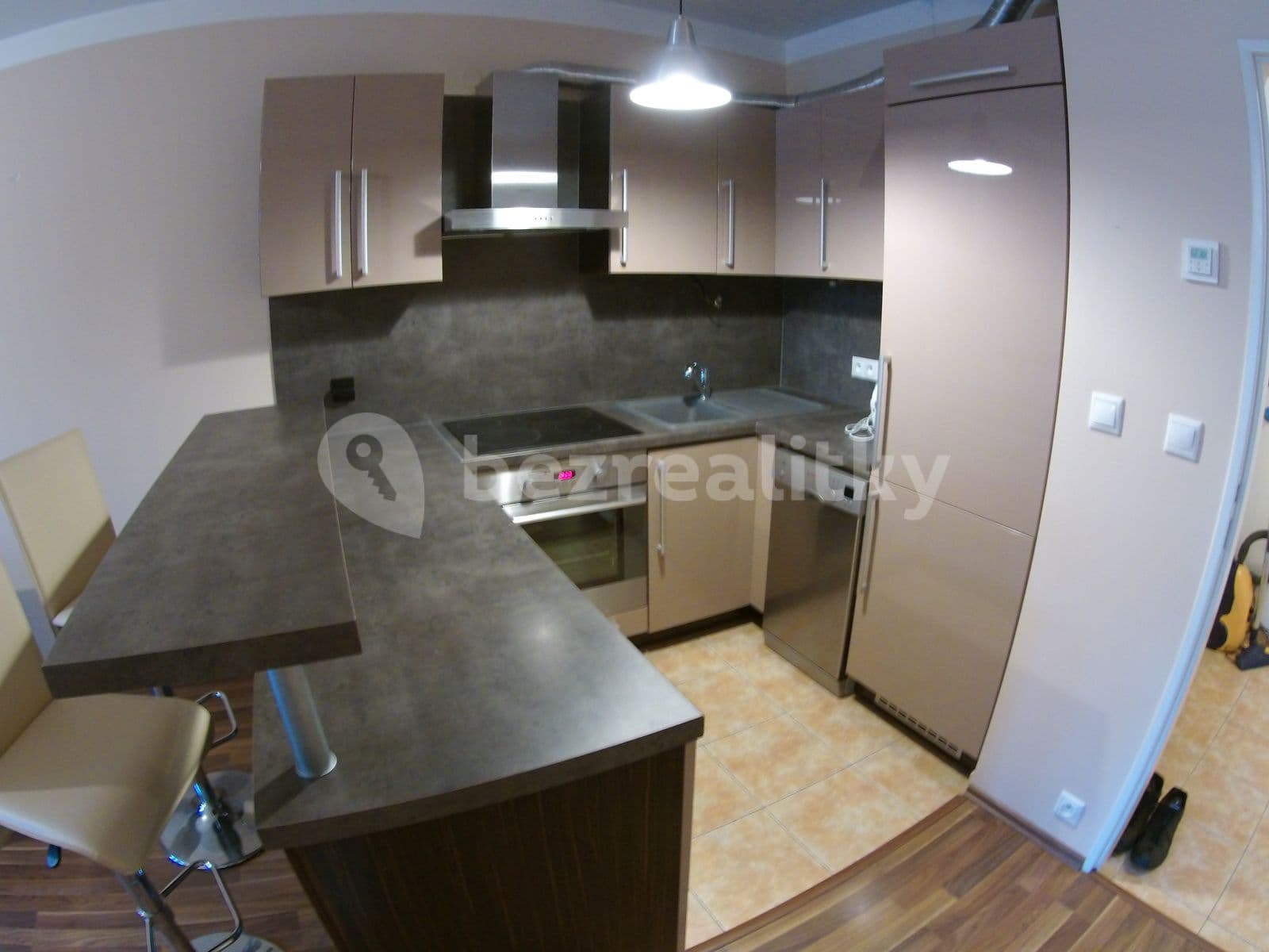 1 bedroom with open-plan kitchen flat to rent, 58 m², Bechlínská, Prague, Prague 1 bedroom with open-plan kitchen flat to rent, 58 m², Bechlínská, Prague, Prague