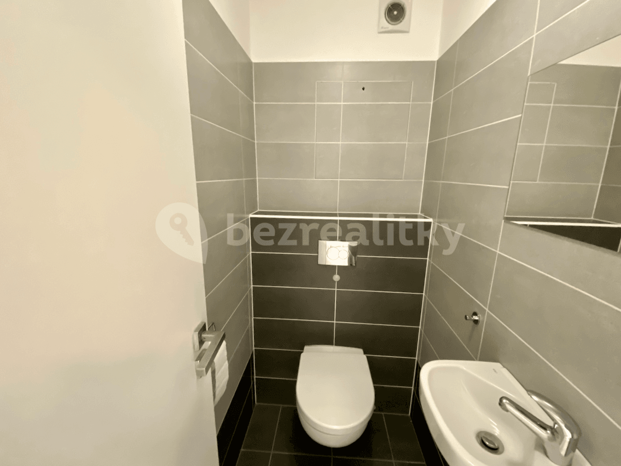 1 bedroom with open-plan kitchen flat to rent, 65 m², Lanžhotská, Prague, Prague 1 bedroom with open-plan kitchen flat to rent, 65 m², Lanžhotská, Prague, Prague