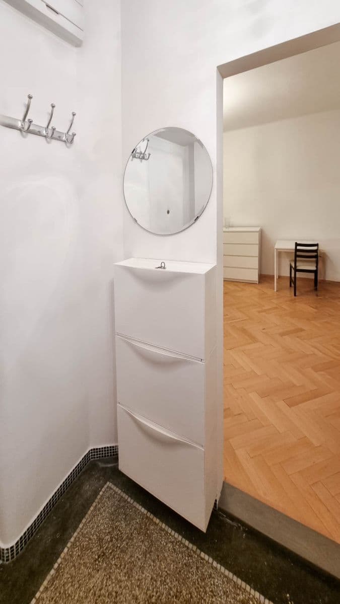 Studio flat to rent, 30 m², Tusarova, Prague, Prague Studio flat to rent, 30 m², Tusarova, Prague, Prague