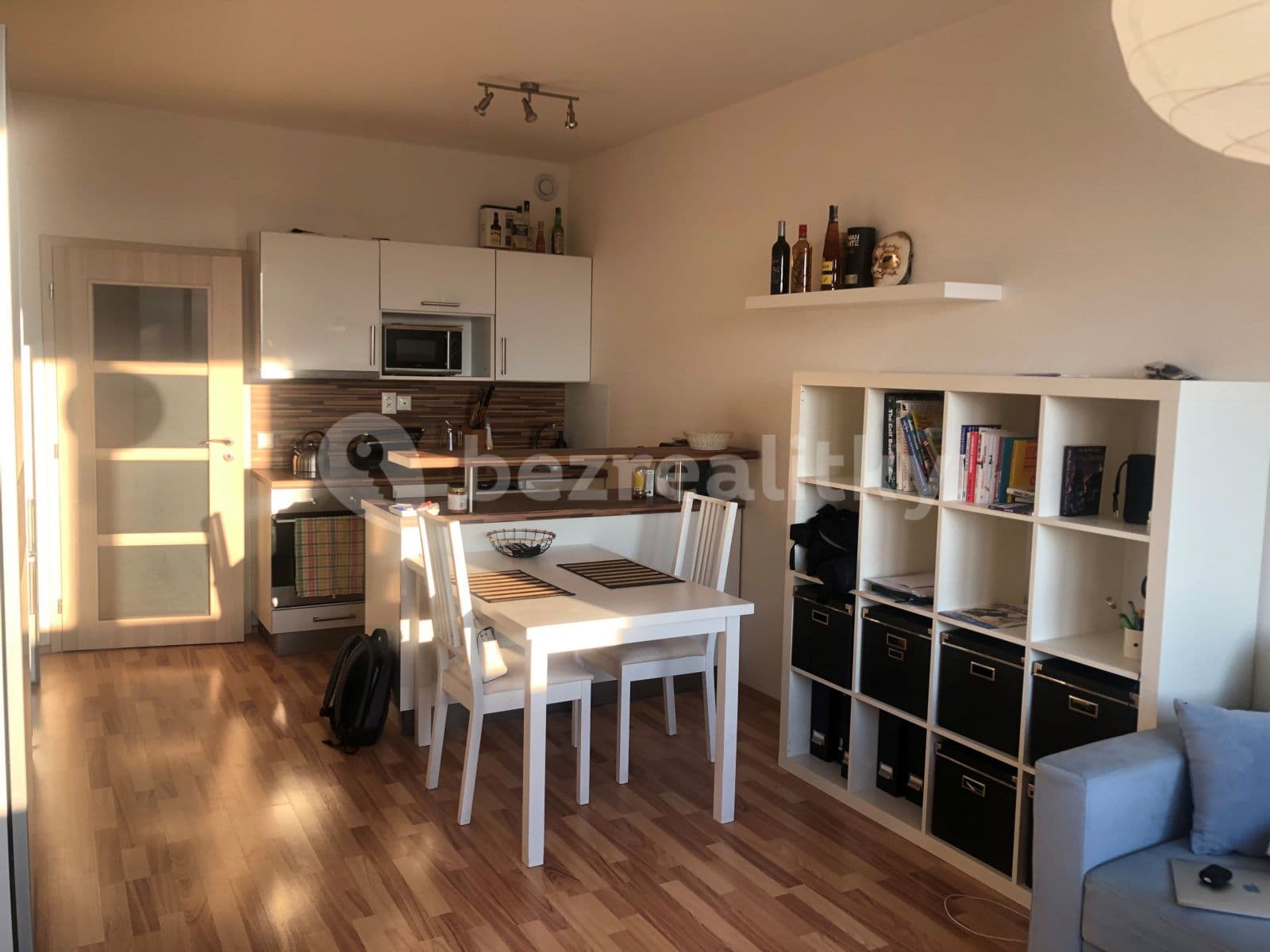 1 bedroom with open-plan kitchen flat to rent, 43 m², Freyova, Prague, Prague 1 bedroom with open-plan kitchen flat to rent, 43 m², Freyova, Prague, Prague