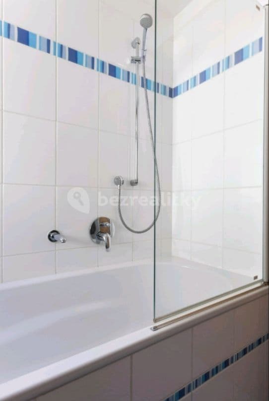 3 bedroom with open-plan kitchen flat to rent, 104 m², Linhartova, Prague, Prague 3 bedroom with open-plan kitchen flat to rent, 104 m², Linhartova, Prague, Prague