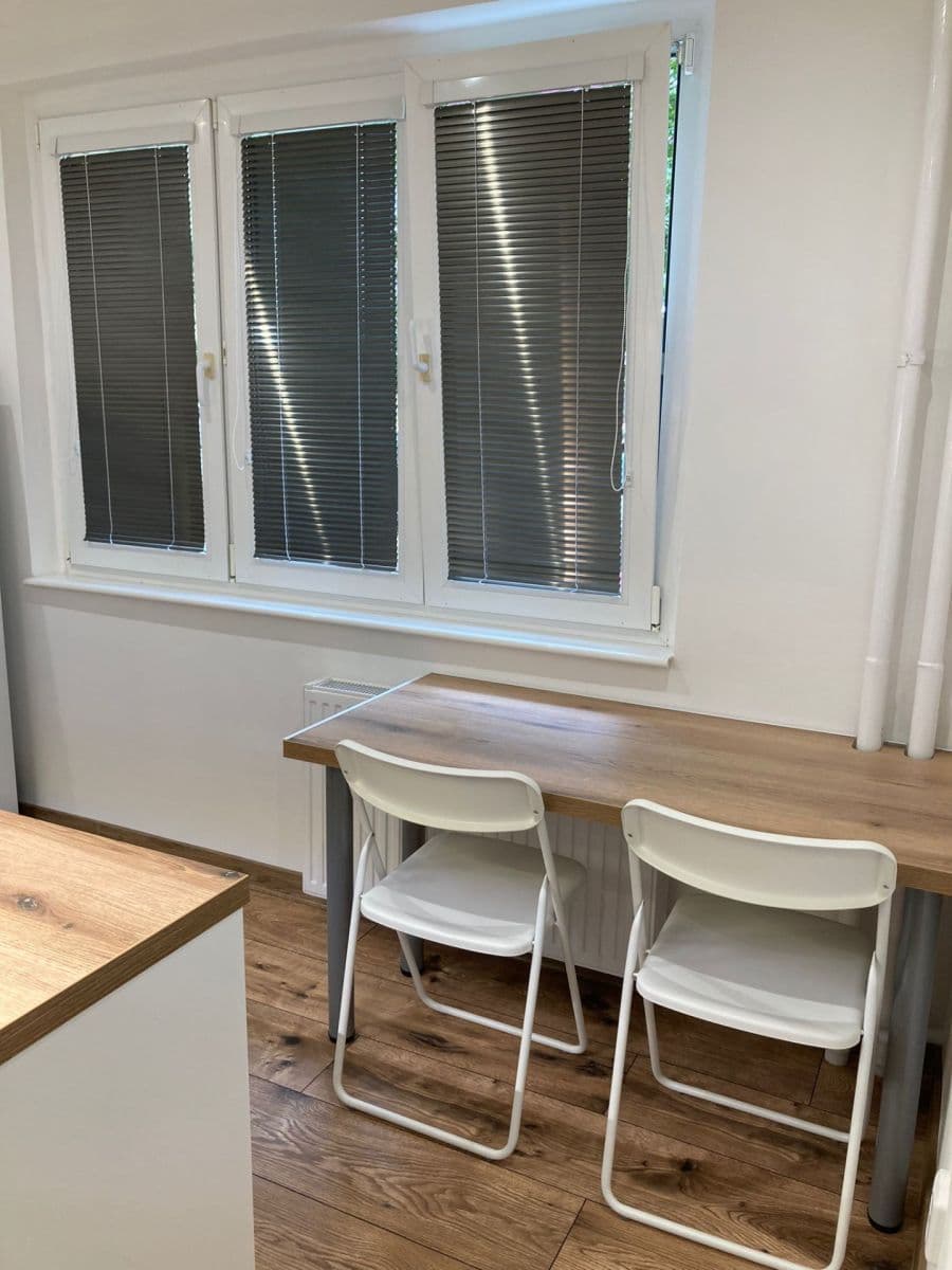 1 bedroom flat to rent, 35 m², Finská, Kladno, Středočeský Region 1 bedroom flat to rent, 35 m², Finská, Kladno, Středočeský Region