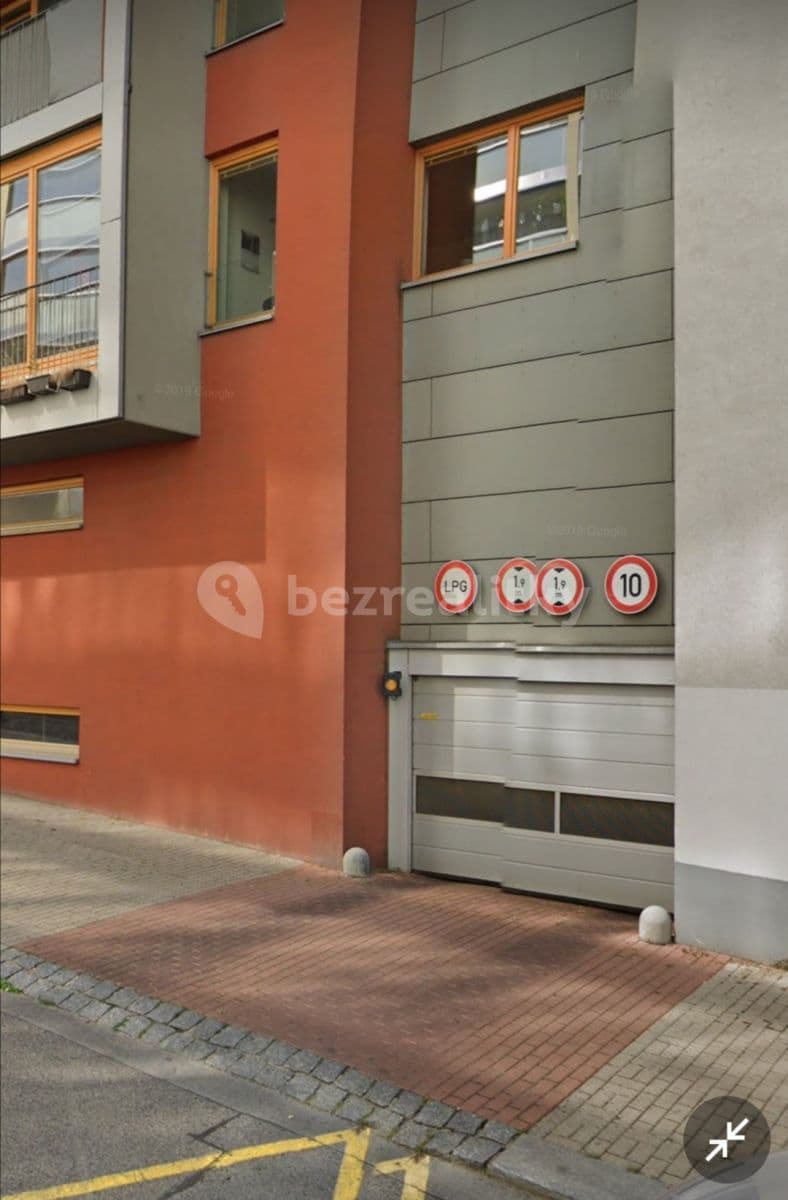 garage to rent, 12 m², Jeseniova, Prague, Prague garage to rent, 12 m², Jeseniova, Prague, Prague