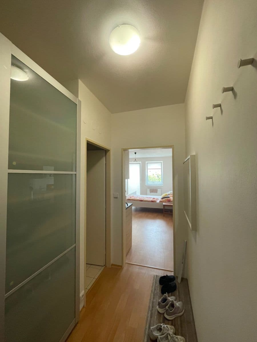 Studio flat to rent, 30 m², Zderadova, Brno, Jihomoravský Region Studio flat to rent, 30 m², Zderadova, Brno, Jihomoravský Region