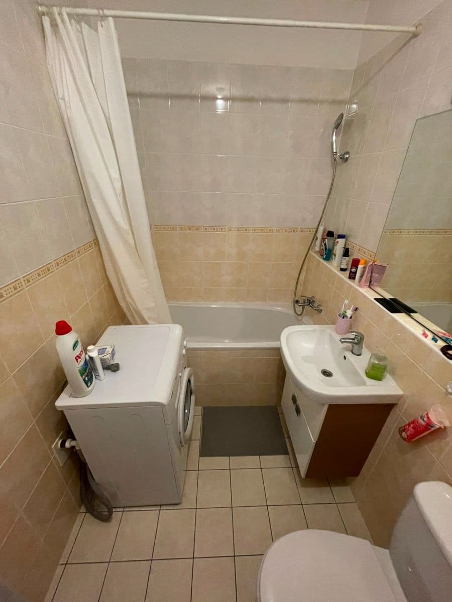 Studio flat to rent, 30 m², Zderadova, Brno, Jihomoravský Region Studio flat to rent, 30 m², Zderadova, Brno, Jihomoravský Region