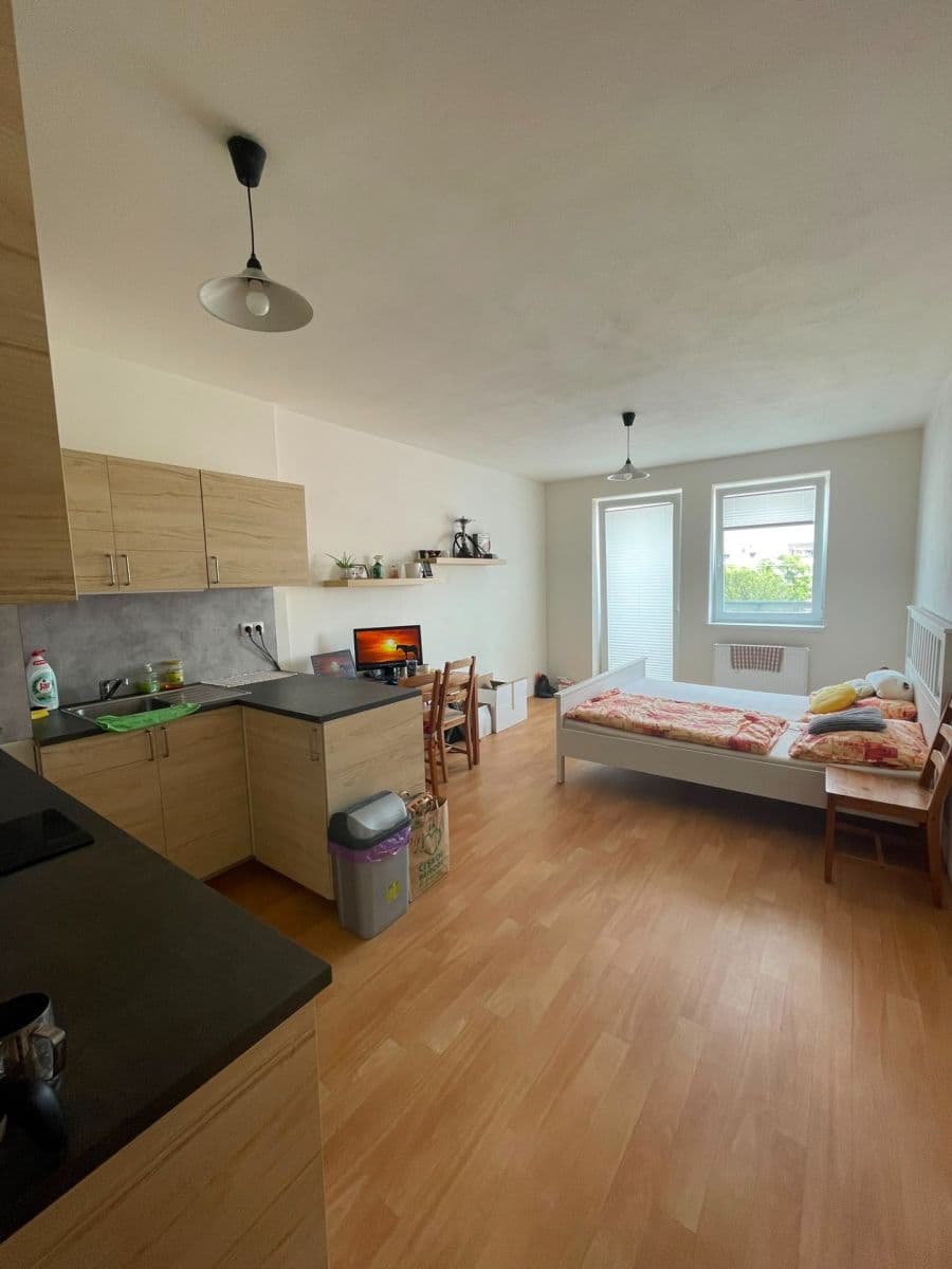 Studio flat to rent, 30 m², Zderadova, Brno, Jihomoravský Region Studio flat to rent, 30 m², Zderadova, Brno, Jihomoravský Region