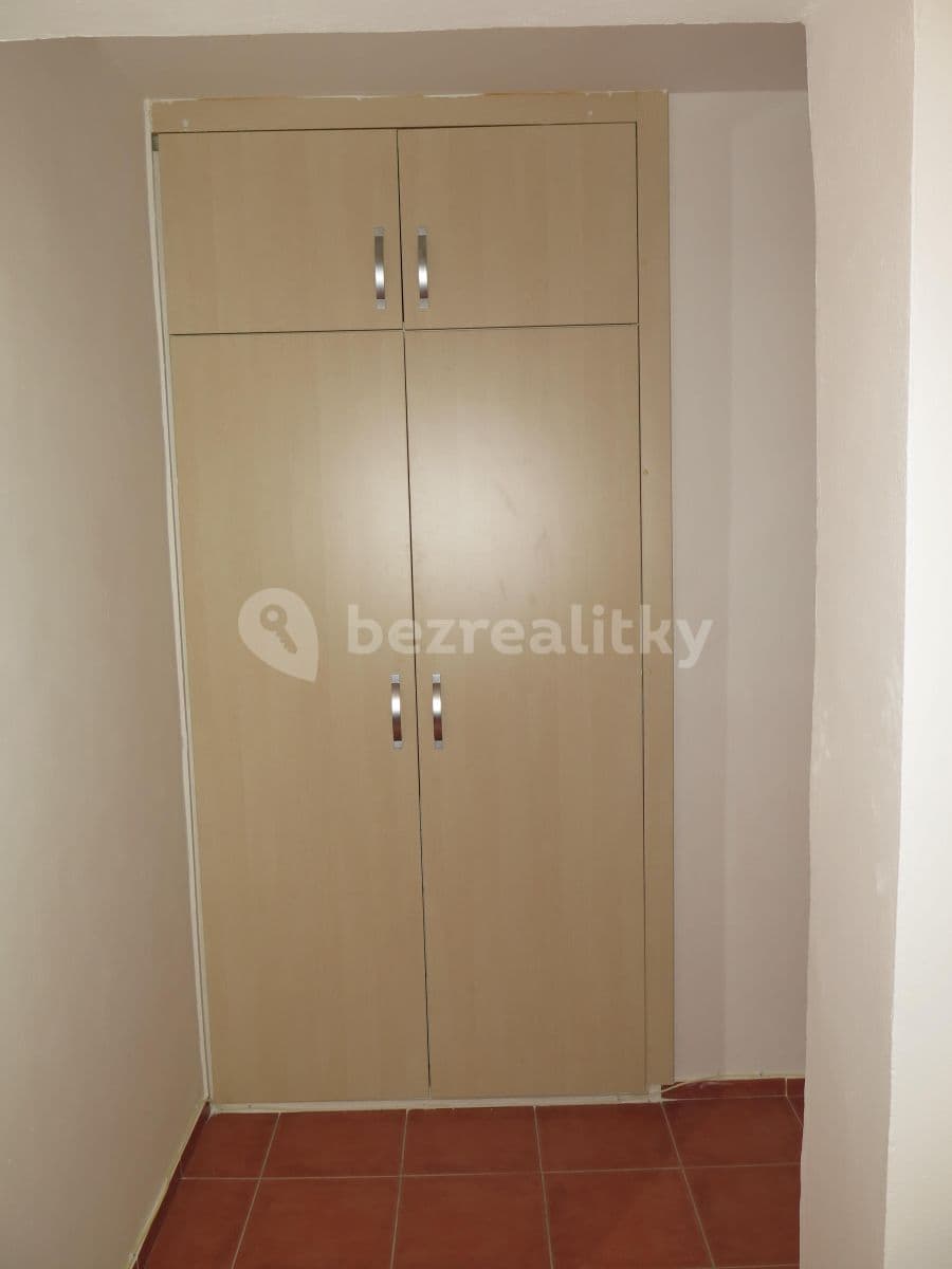 1 bedroom with open-plan kitchen flat to rent, 41 m², Na Topolce, Prague, Prague 1 bedroom with open-plan kitchen flat to rent, 41 m², Na Topolce, Prague, Prague