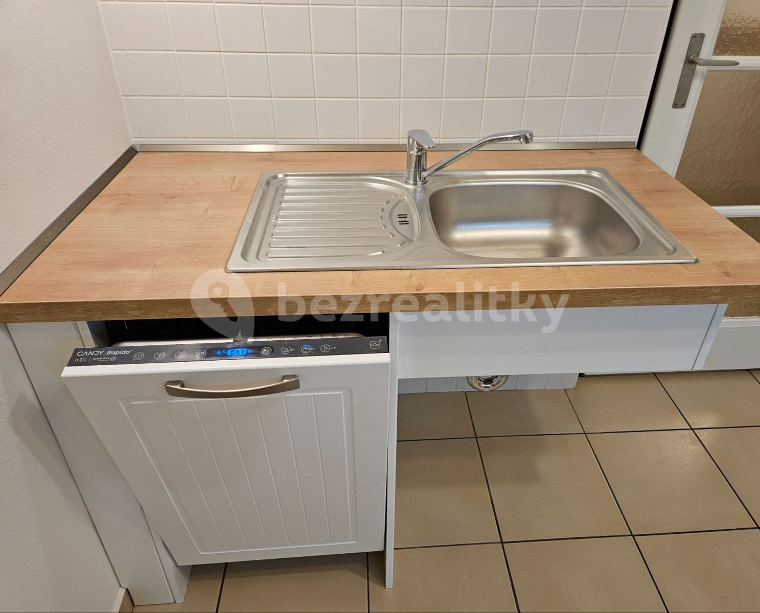 2 bedroom flat to rent, 55 m², Nový lesík, Prague, Prague 2 bedroom flat to rent, 55 m², Nový lesík, Prague, Prague