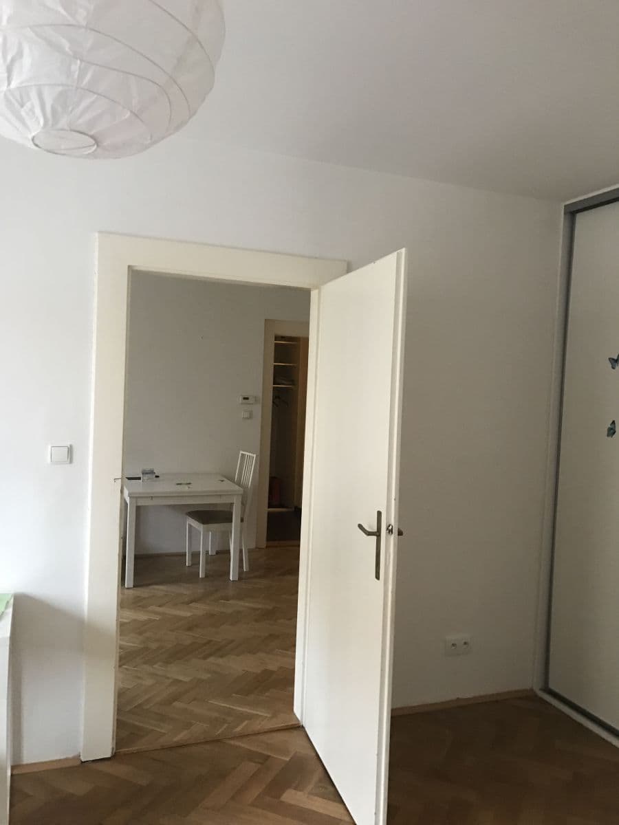 1 bedroom with open-plan kitchen flat to rent, 42 m², Jugoslávských partyzánů, Prague, Prague 1 bedroom with open-plan kitchen flat to rent, 42 m², Jugoslávských partyzánů, Prague, Prague