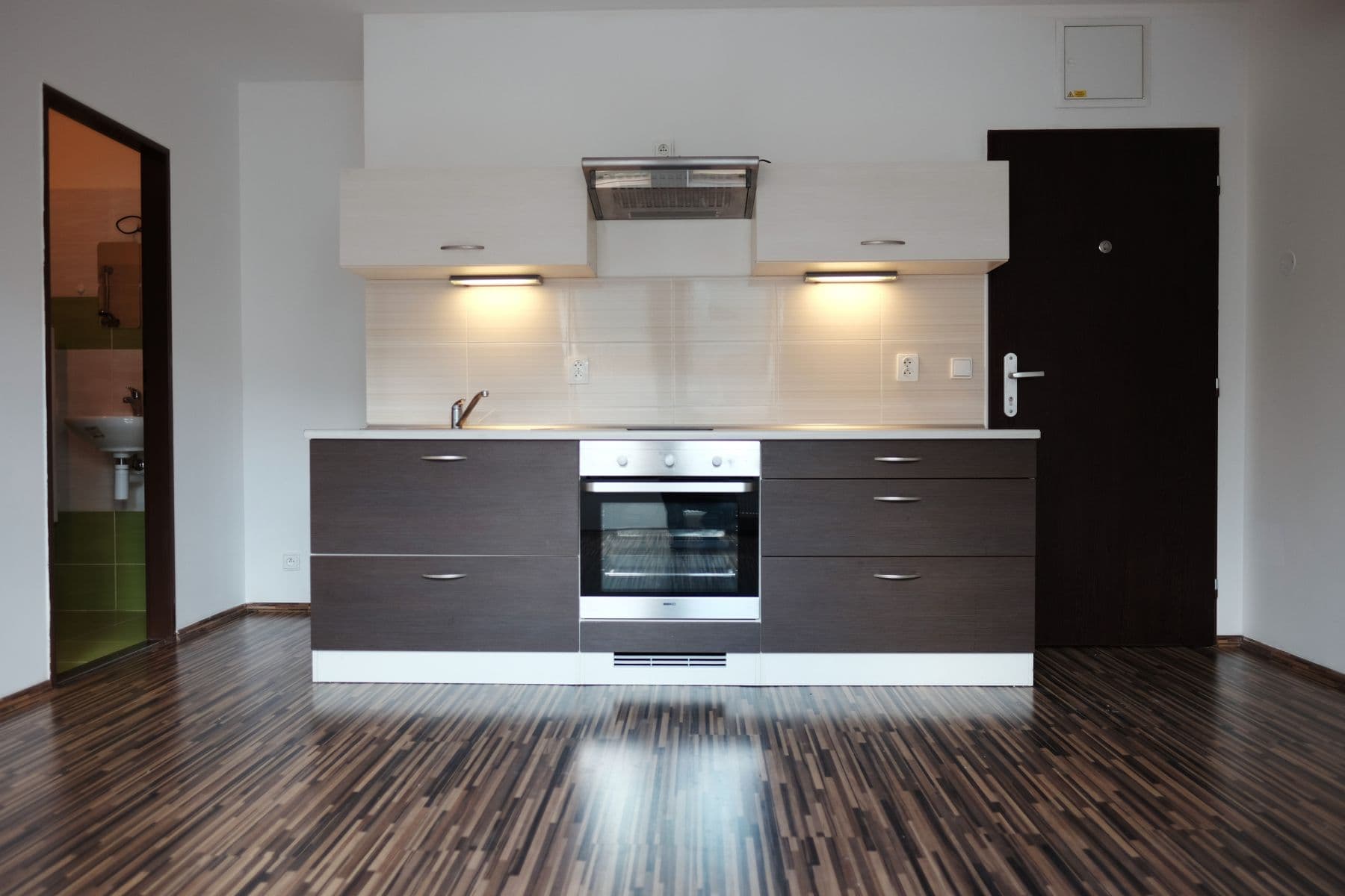 1 bedroom with open-plan kitchen flat to rent, 38 m², Zbraslavská, Prague, Prague 1 bedroom with open-plan kitchen flat to rent, 38 m², Zbraslavská, Prague, Prague