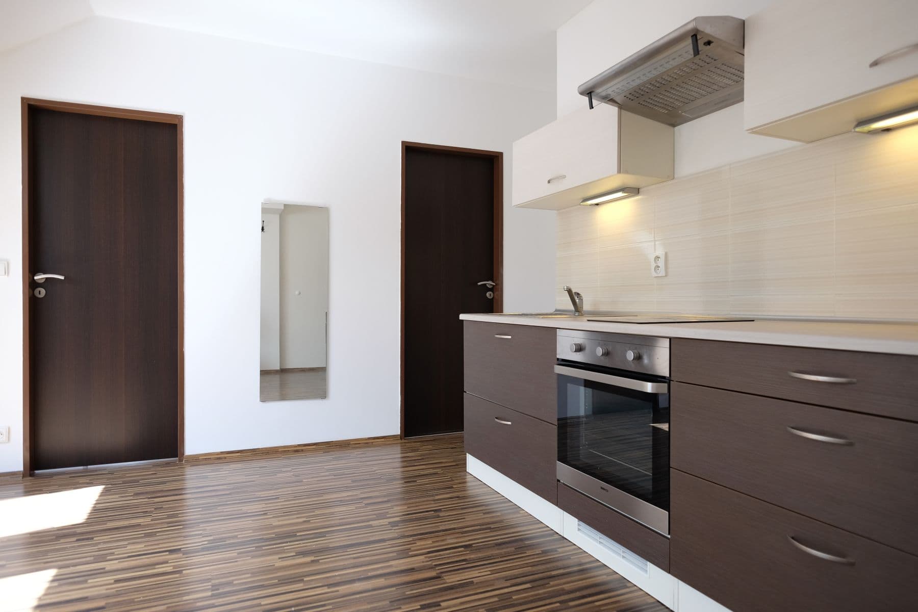 1 bedroom with open-plan kitchen flat to rent, 38 m², Zbraslavská, Prague, Prague 1 bedroom with open-plan kitchen flat to rent, 38 m², Zbraslavská, Prague, Prague