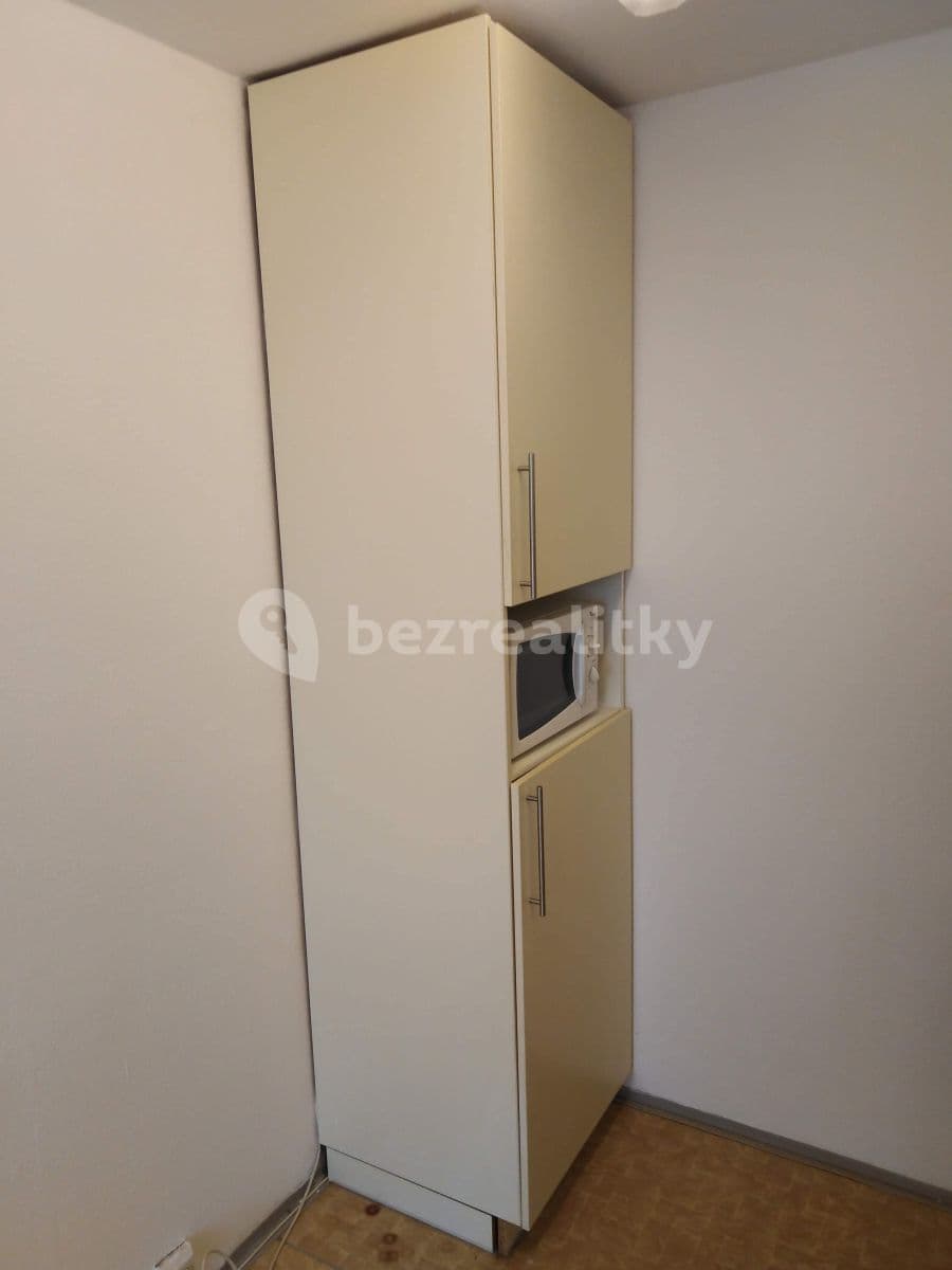 Small studio flat to rent, 36 m², V hůrkách, Prague, Prague Small studio flat to rent, 36 m², V hůrkách, Prague, Prague