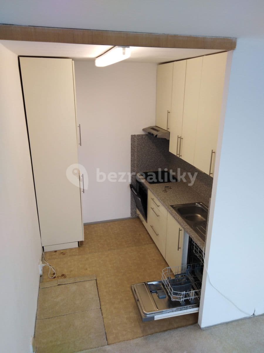 Small studio flat to rent, 36 m², V hůrkách, Prague, Prague Small studio flat to rent, 36 m², V hůrkách, Prague, Prague
