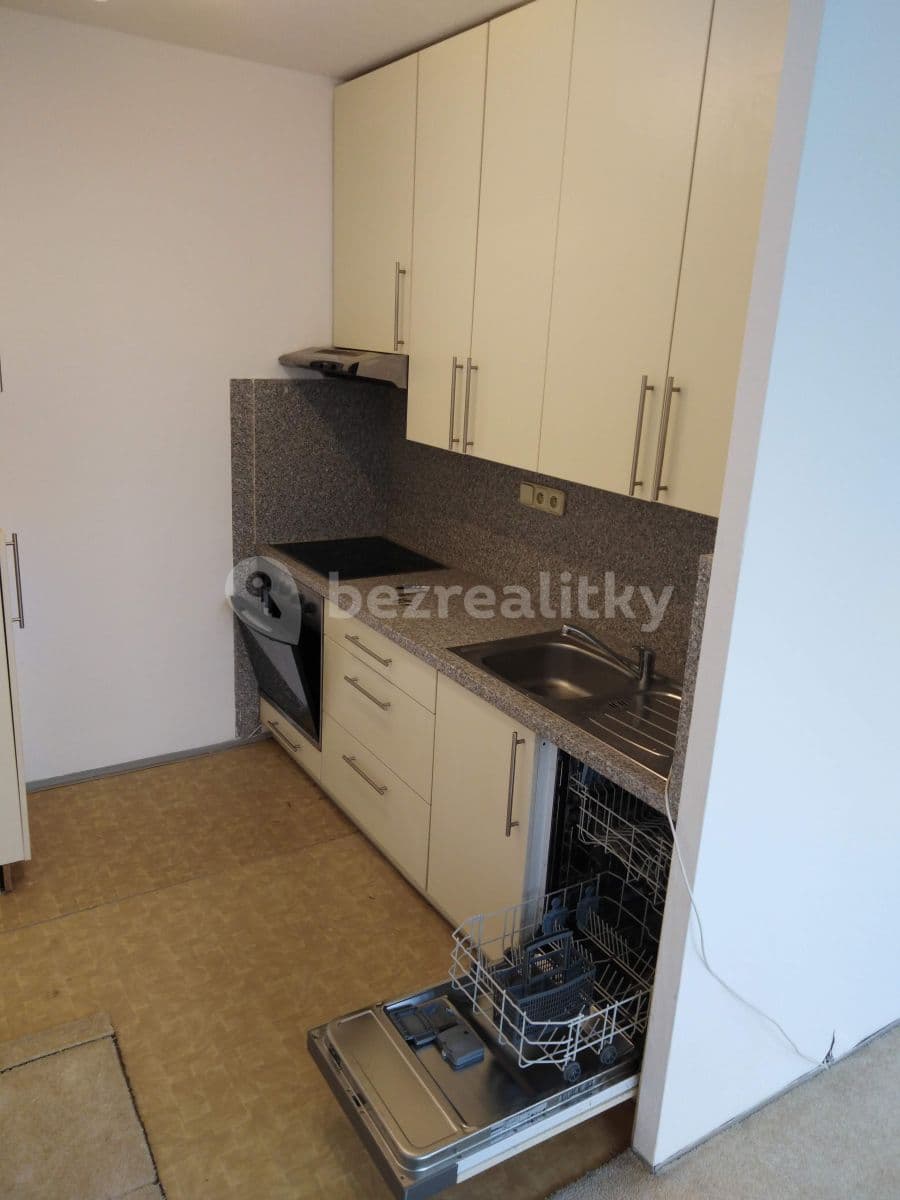 Small studio flat to rent, 36 m², V hůrkách, Prague, Prague Small studio flat to rent, 36 m², V hůrkách, Prague, Prague