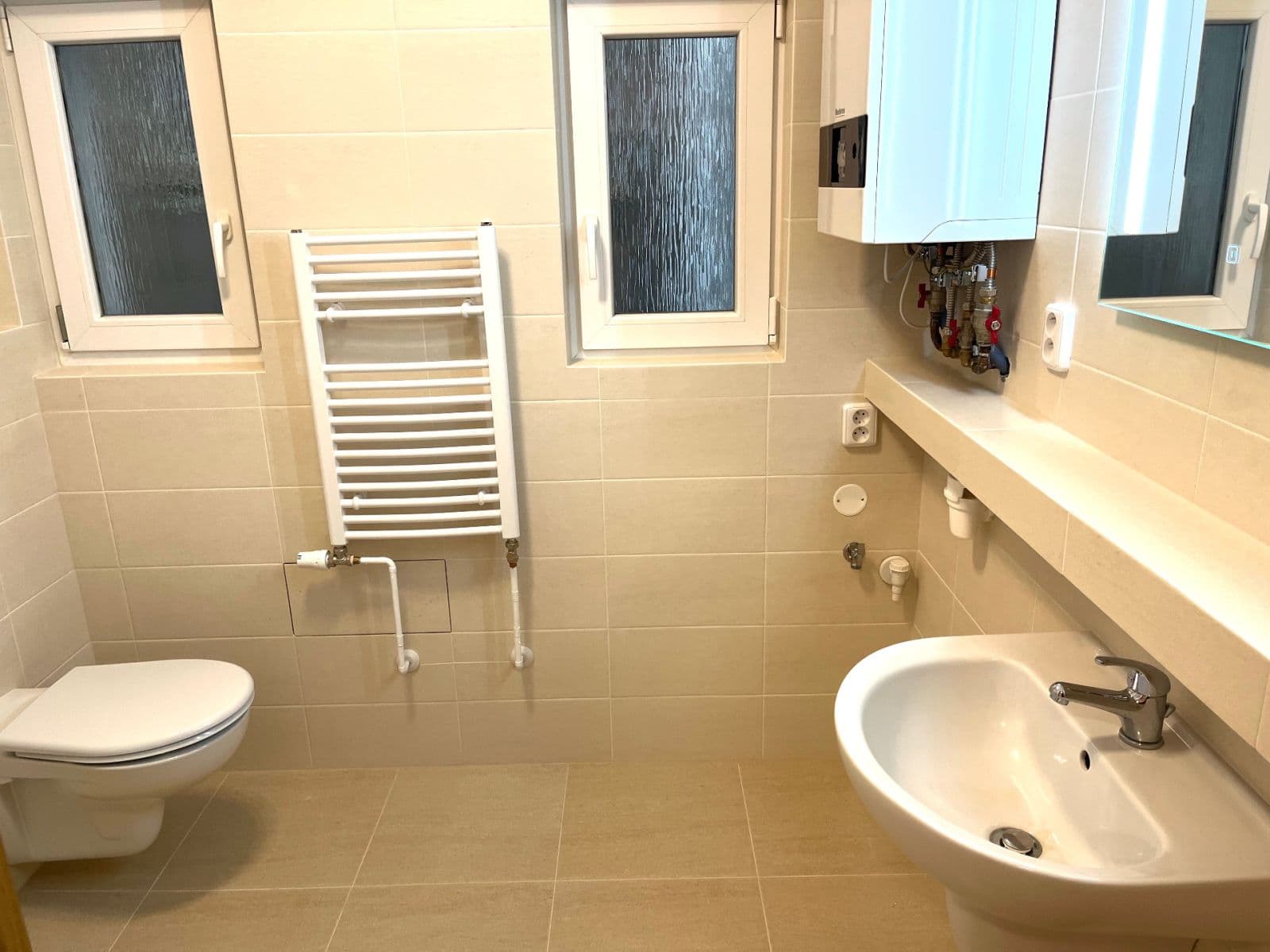 1 bedroom with open-plan kitchen flat to rent, 66 m², Jaurisova, Prague, Prague 1 bedroom with open-plan kitchen flat to rent, 66 m², Jaurisova, Prague, Prague