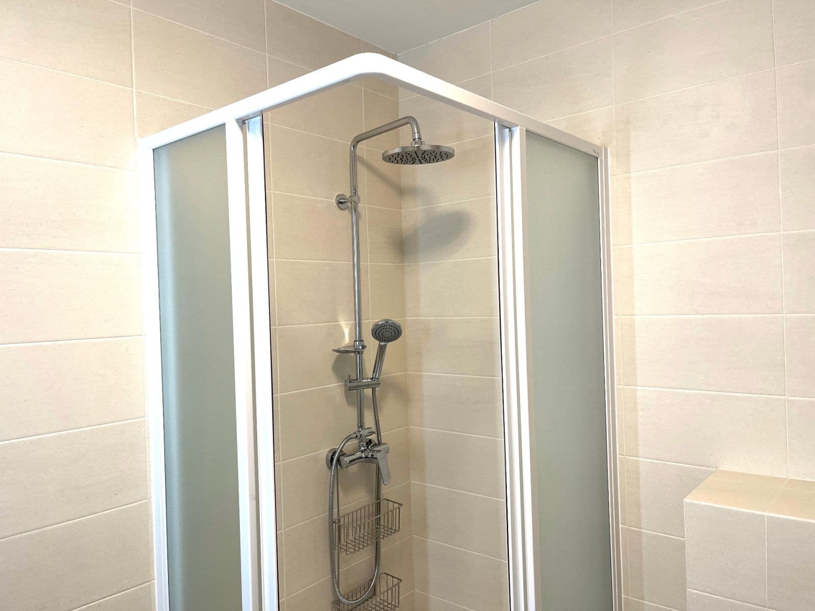 1 bedroom with open-plan kitchen flat to rent, 66 m², Jaurisova, Prague, Prague 1 bedroom with open-plan kitchen flat to rent, 66 m², Jaurisova, Prague, Prague