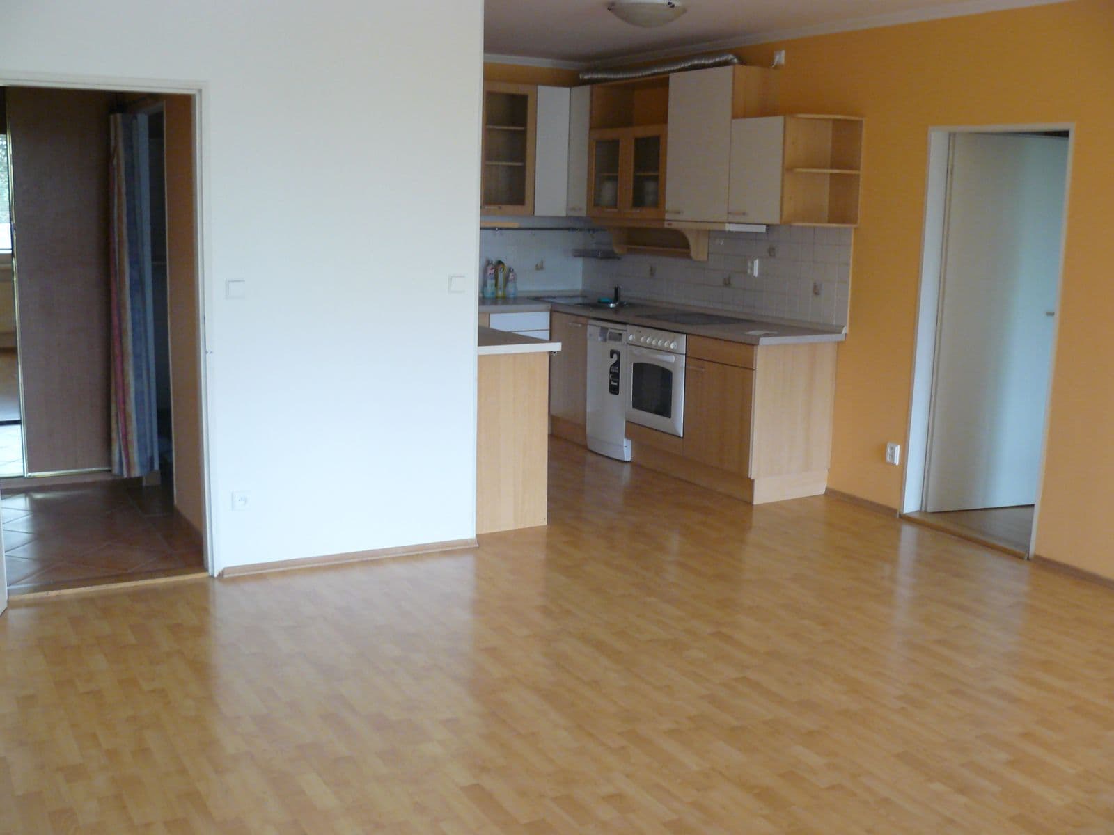 1 bedroom with open-plan kitchen flat to rent, 65 m², Kodymova, Prague, Prague 1 bedroom with open-plan kitchen flat to rent, 65 m², Kodymova, Prague, Prague