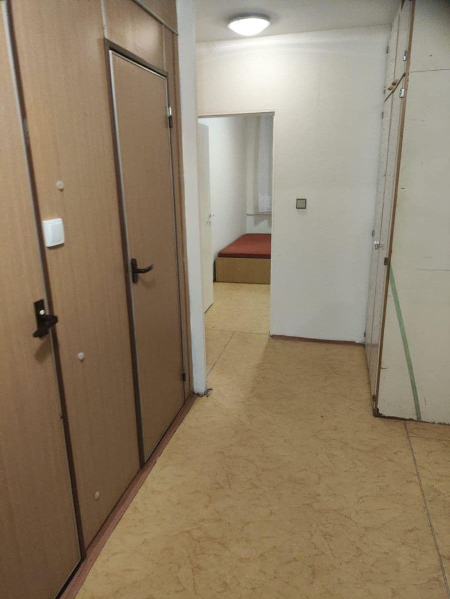 1 bedroom with open-plan kitchen flat to rent, 44 m², Bellušova, Prague, Prague 1 bedroom with open-plan kitchen flat to rent, 44 m², Bellušova, Prague, Prague