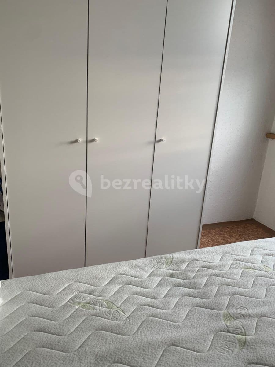3 bedroom flat to rent, 60 m², Kosmonautů, Mělník, Středočeský Region