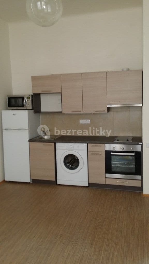 Small studio flat to rent, 25 m², Sezimova, Prague, Prague Small studio flat to rent, 25 m², Sezimova, Prague, Prague