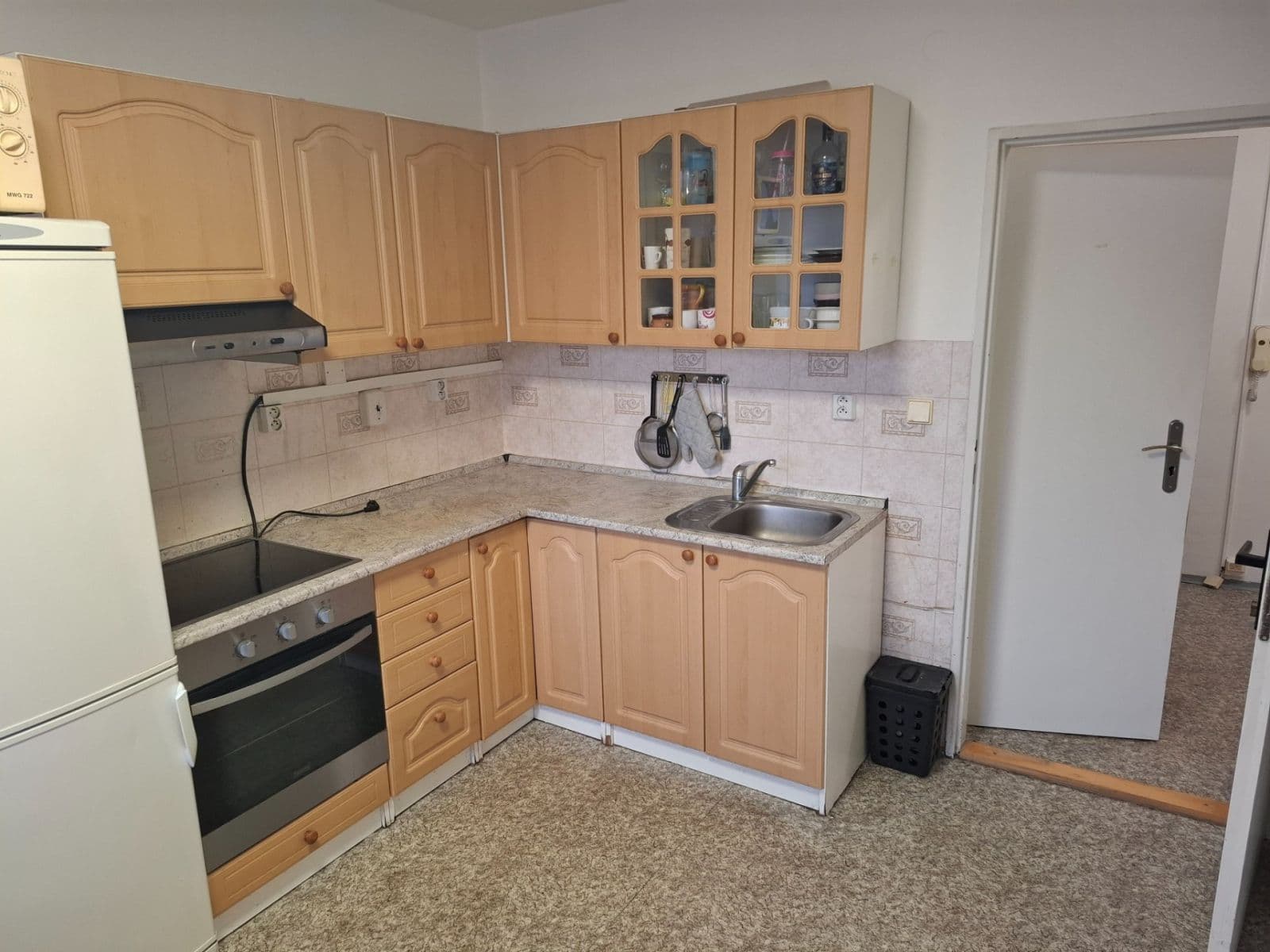 1 bedroom with open-plan kitchen flat to rent, 40 m², Bryksova, Prague, Prague 1 bedroom with open-plan kitchen flat to rent, 40 m², Bryksova, Prague, Prague