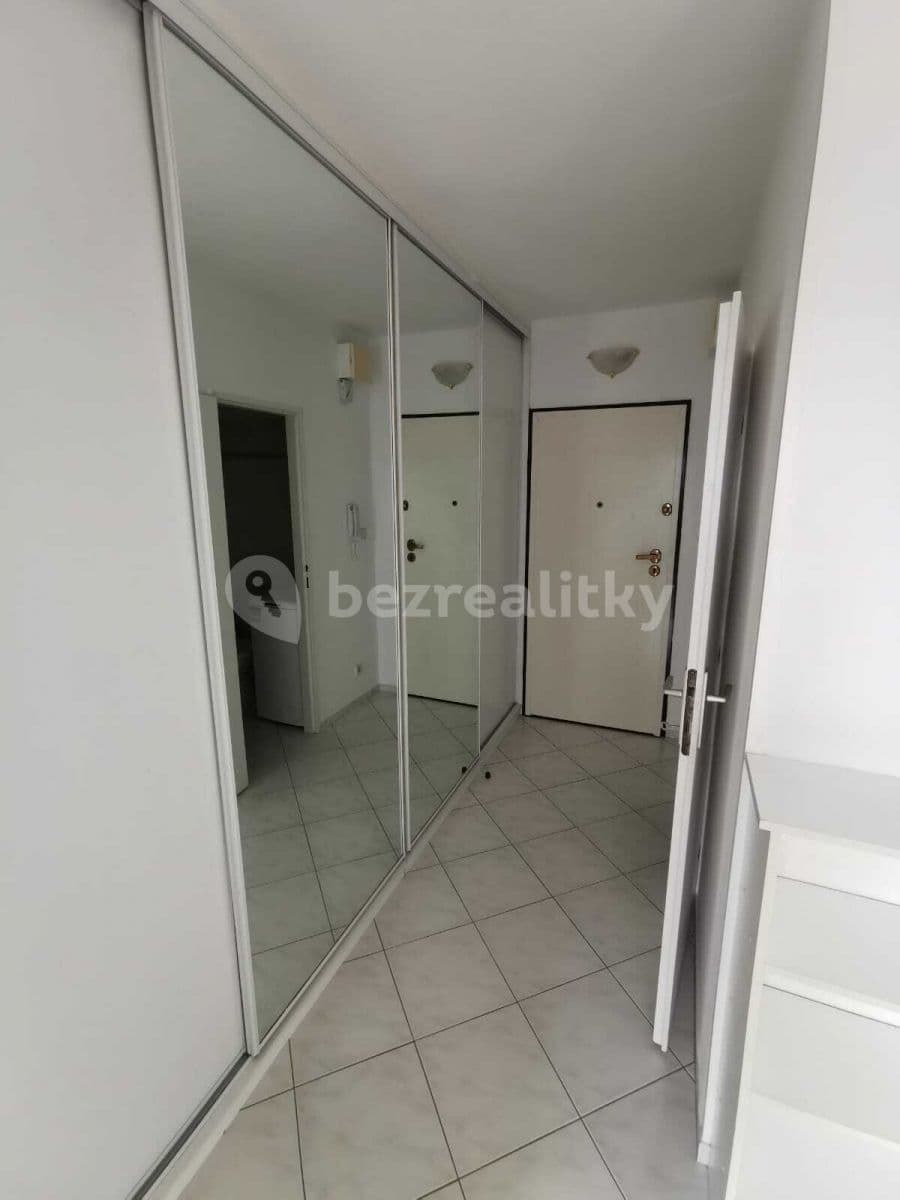 1 bedroom with open-plan kitchen flat to rent, 44 m², Neustupného, Prague, Prague 1 bedroom with open-plan kitchen flat to rent, 44 m², Neustupného, Prague, Prague
