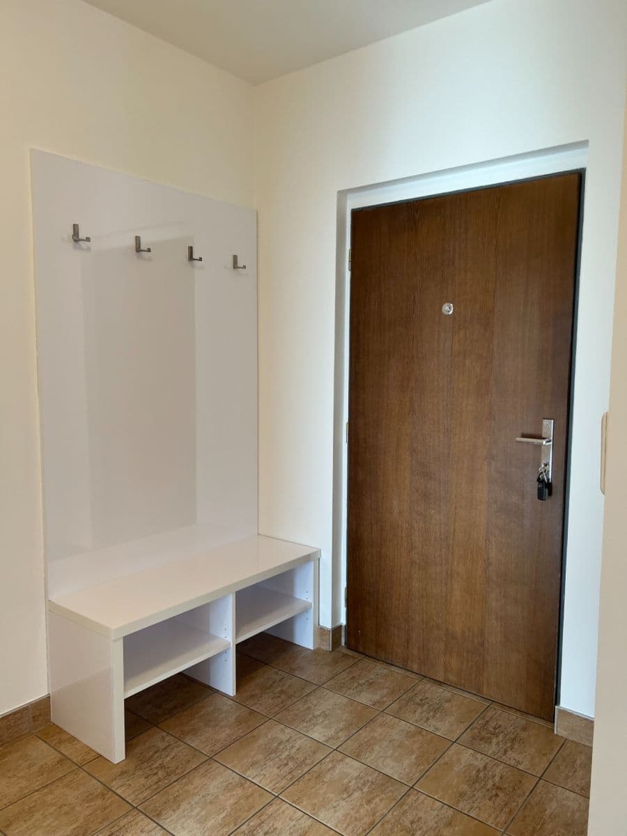 2 bedroom with open-plan kitchen flat to rent, 85 m², Želetavská, Prague, Prague 2 bedroom with open-plan kitchen flat to rent, 85 m², Želetavská, Prague, Prague