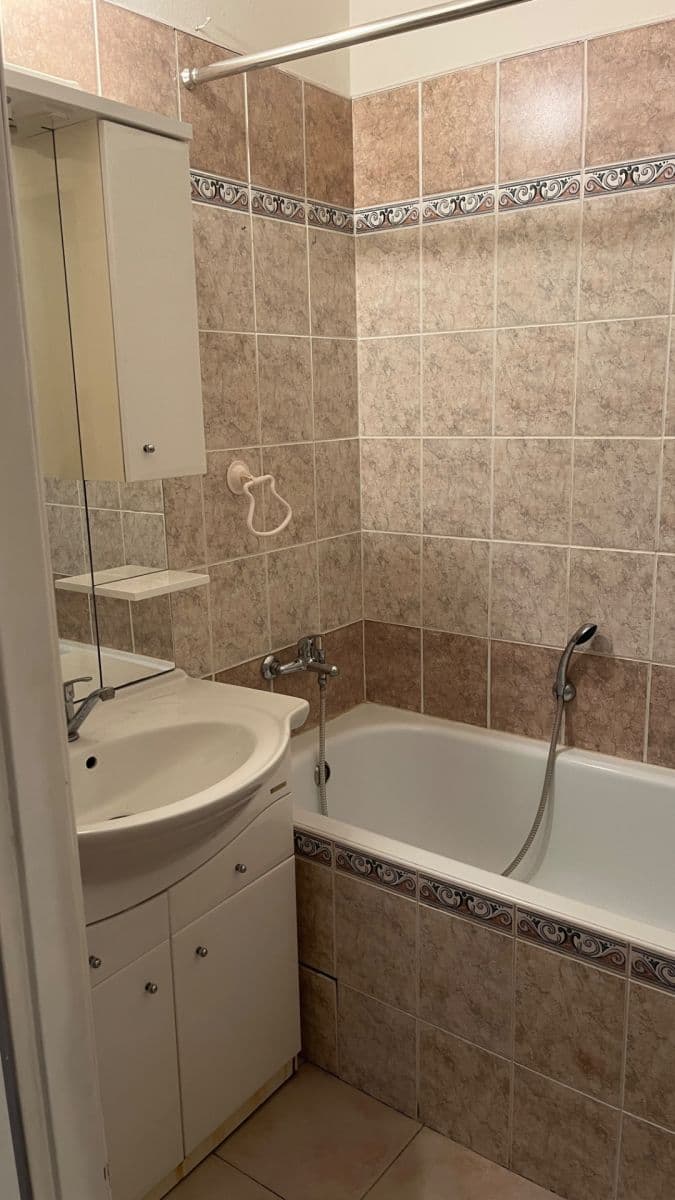 2 bedroom flat to rent, 62 m², Nad Královskou oborou, Prague, Prague 2 bedroom flat to rent, 62 m², Nad Královskou oborou, Prague, Prague