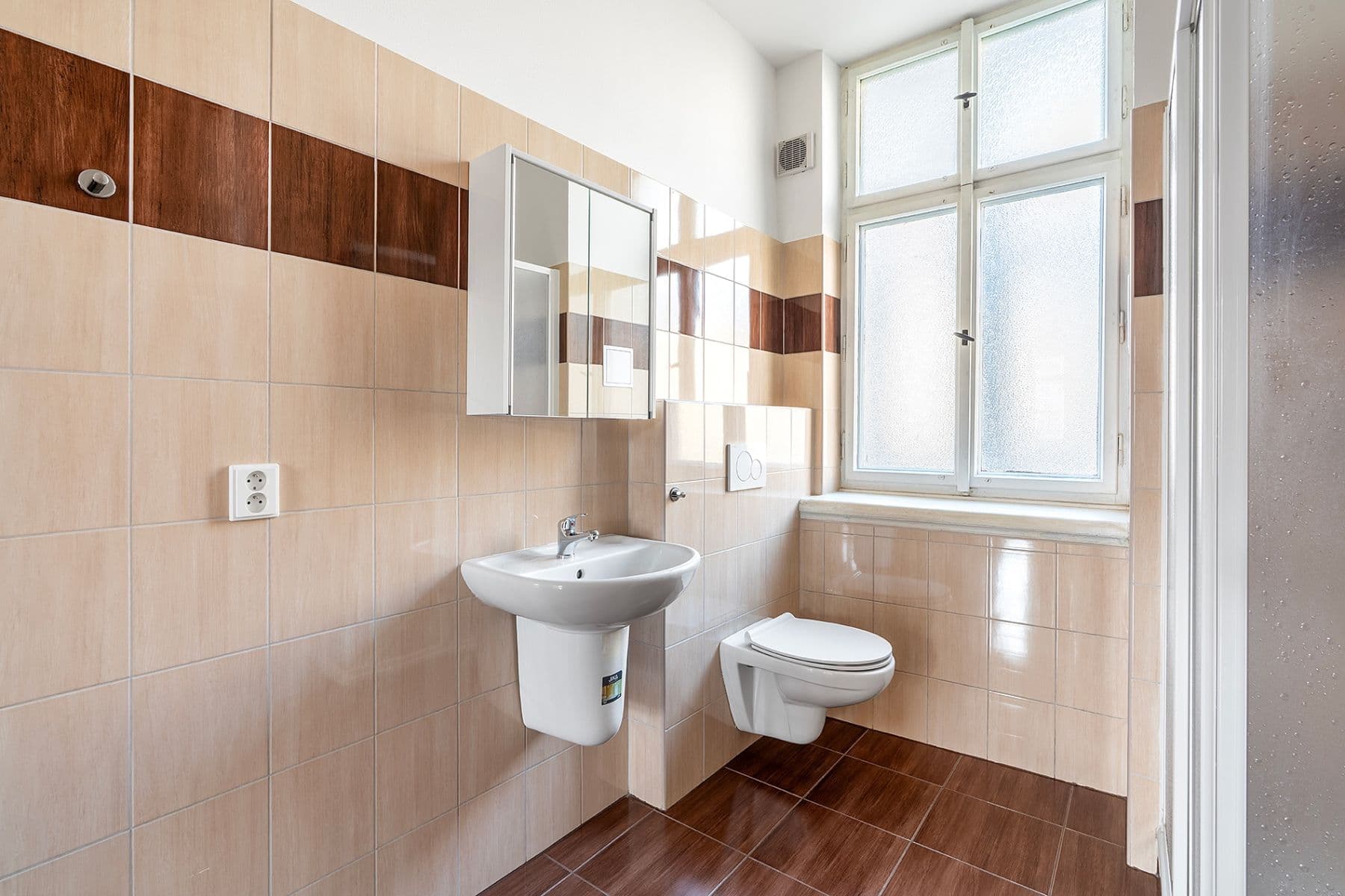 2 bedroom flat to rent, 72 m², Arbesovo náměstí, Prague, Prague 2 bedroom flat to rent, 72 m², Arbesovo náměstí, Prague, Prague