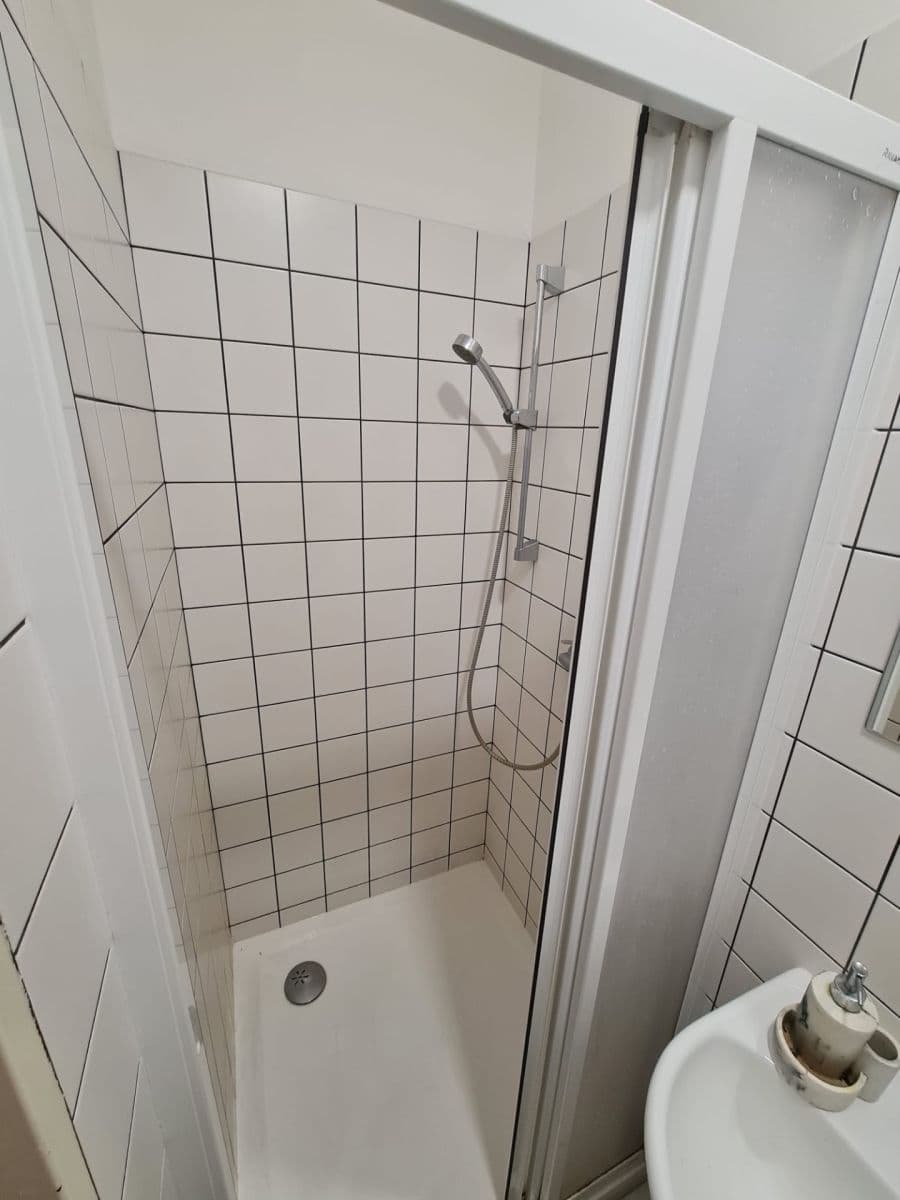 Small studio flat to rent, 38 m², Arbesovo náměstí, Prague, Prague Small studio flat to rent, 38 m², Arbesovo náměstí, Prague, Prague