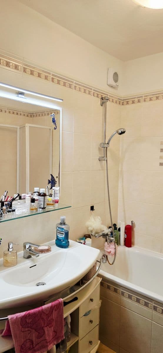 3 bedroom flat to rent, 73 m², U Kostela, Jablonec nad Nisou, Liberecký Region 3 bedroom flat to rent, 73 m², U Kostela, Jablonec nad Nisou, Liberecký Region