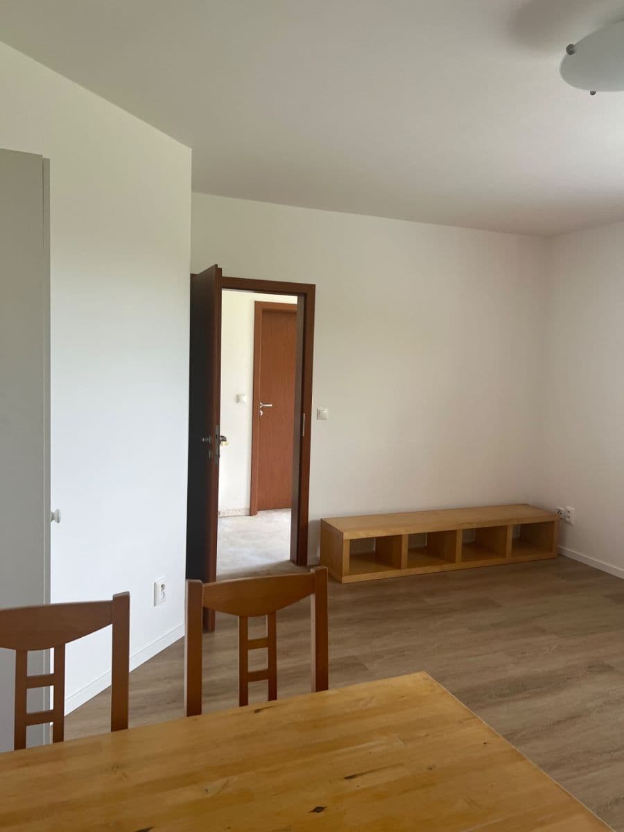 2 bedroom flat to rent, 57 m², Sadová, Statenice, Středočeský Region 2 bedroom flat to rent, 57 m², Sadová, Statenice, Středočeský Region