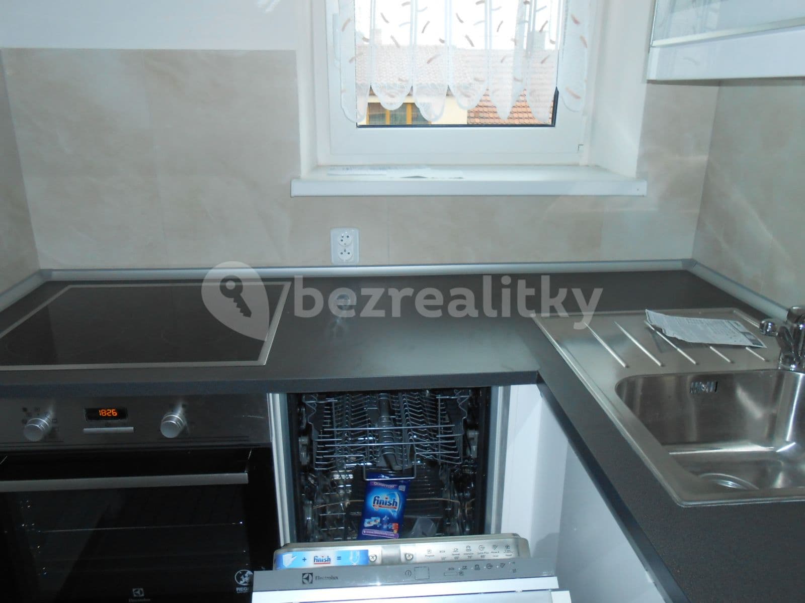 2 bedroom flat to rent, 50 m², Roztylské sady, Prague, Prague 2 bedroom flat to rent, 50 m², Roztylské sady, Prague, Prague