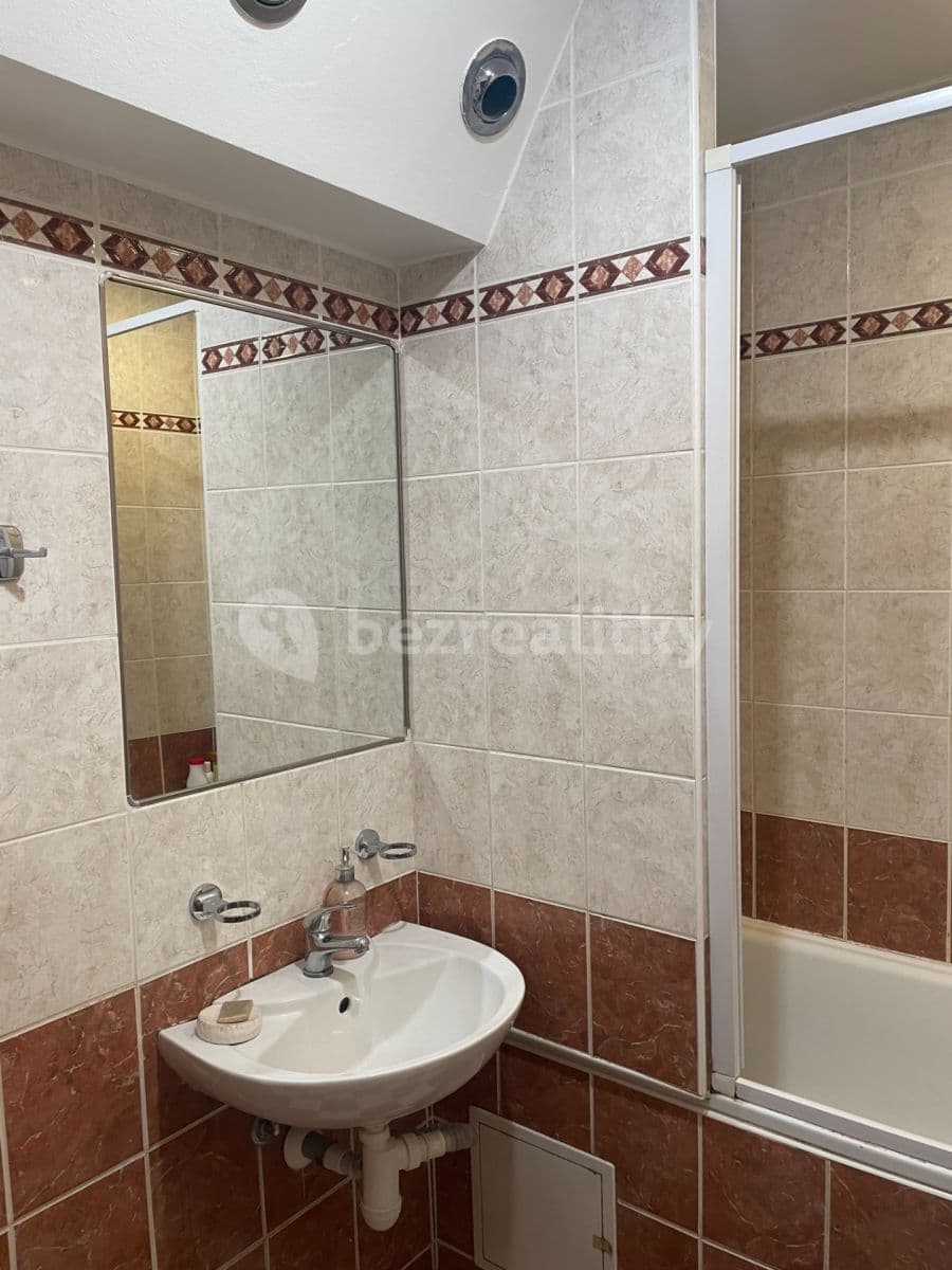 3 bedroom flat to rent, 73 m², Na břehu, Prague, Prague 3 bedroom flat to rent, 73 m², Na břehu, Prague, Prague