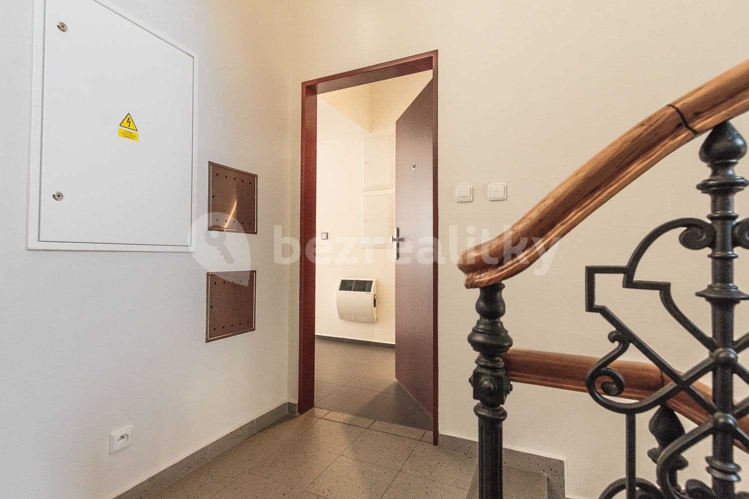 1 bedroom with open-plan kitchen flat to rent, 40 m², Ovenecká, Prague, Prague 1 bedroom with open-plan kitchen flat to rent, 40 m², Ovenecká, Prague, Prague