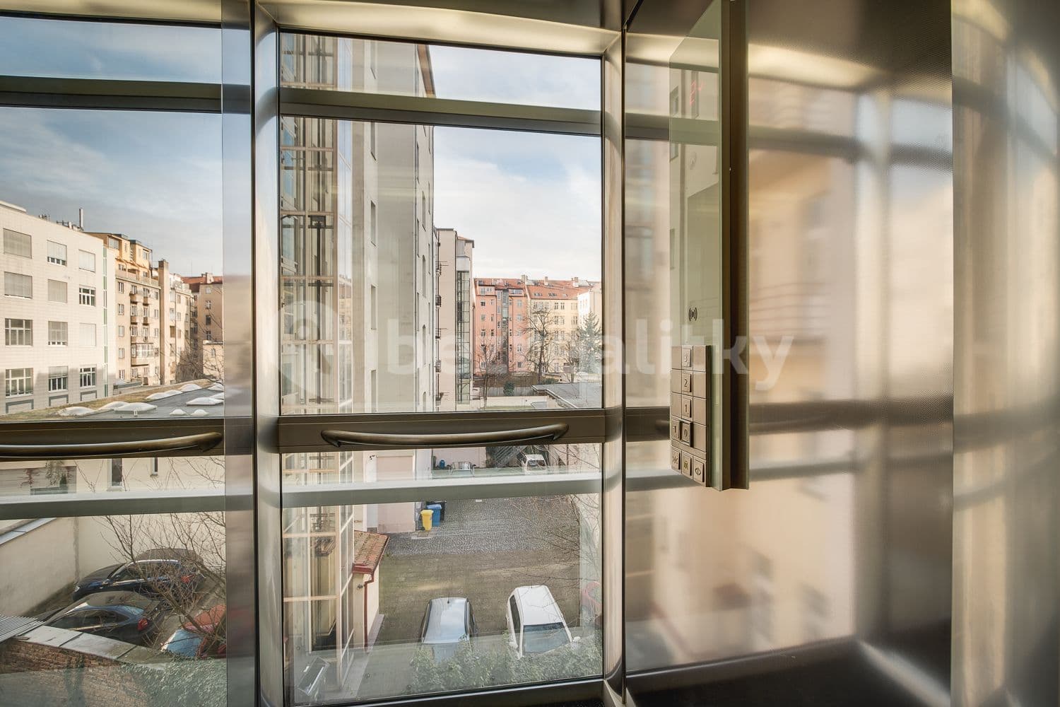 1 bedroom with open-plan kitchen flat to rent, 40 m², Ovenecká, Prague, Prague 1 bedroom with open-plan kitchen flat to rent, 40 m², Ovenecká, Prague, Prague