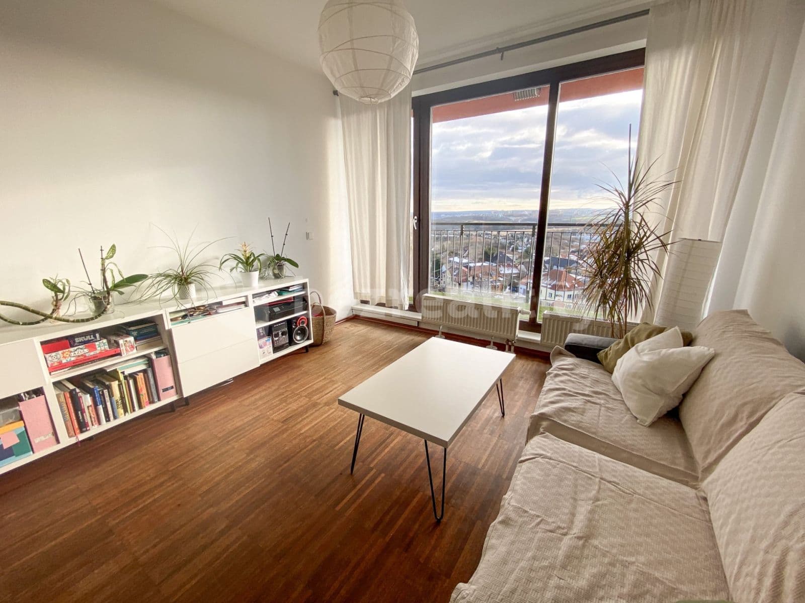 1 bedroom with open-plan kitchen flat to rent, 46 m², Jeremiášova, Prague, Prague 1 bedroom with open-plan kitchen flat to rent, 46 m², Jeremiášova, Prague, Prague