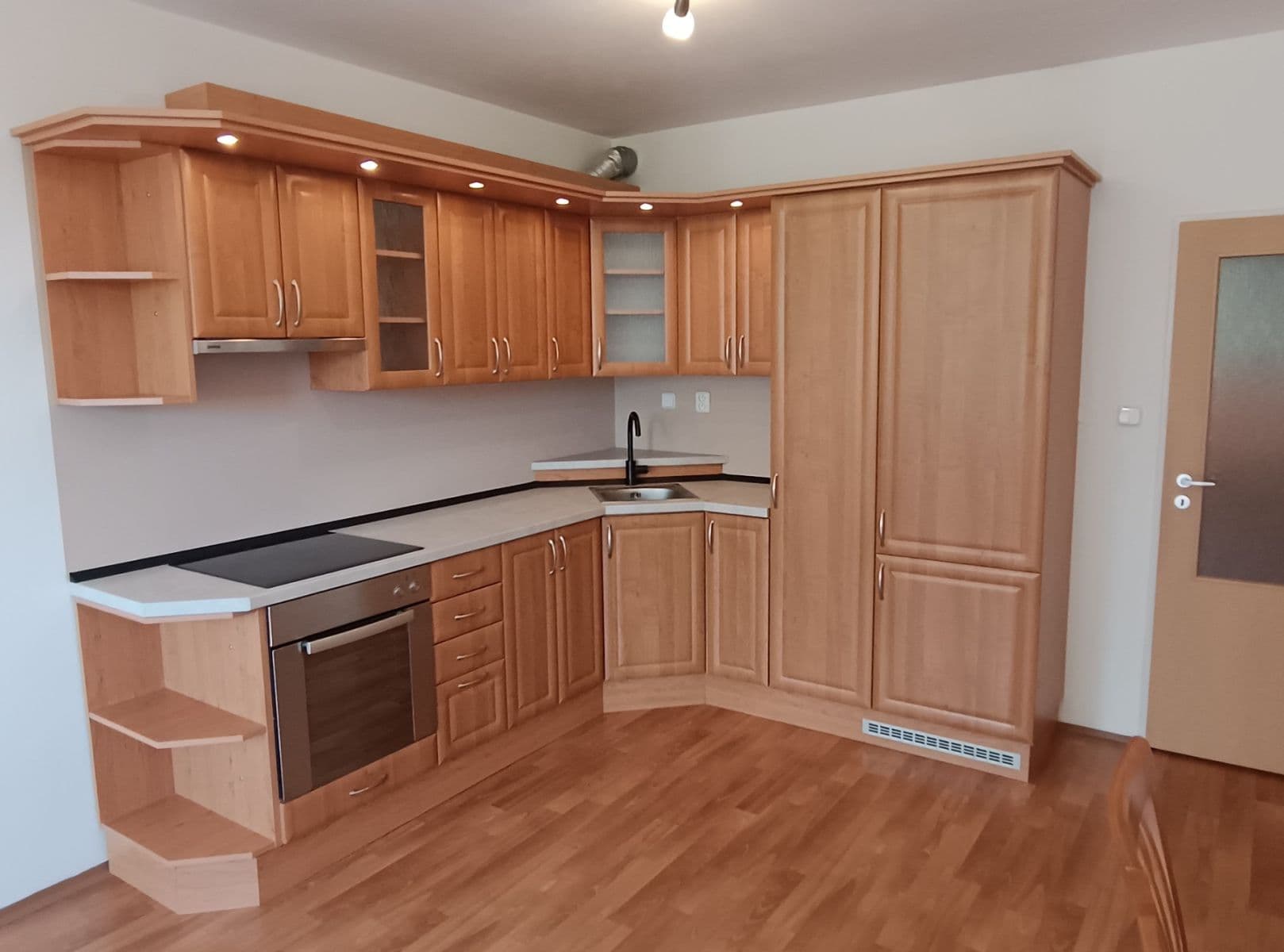 1 bedroom with open-plan kitchen flat to rent, 54 m², Herlíkovická, Prague, Prague 1 bedroom with open-plan kitchen flat to rent, 54 m², Herlíkovická, Prague, Prague