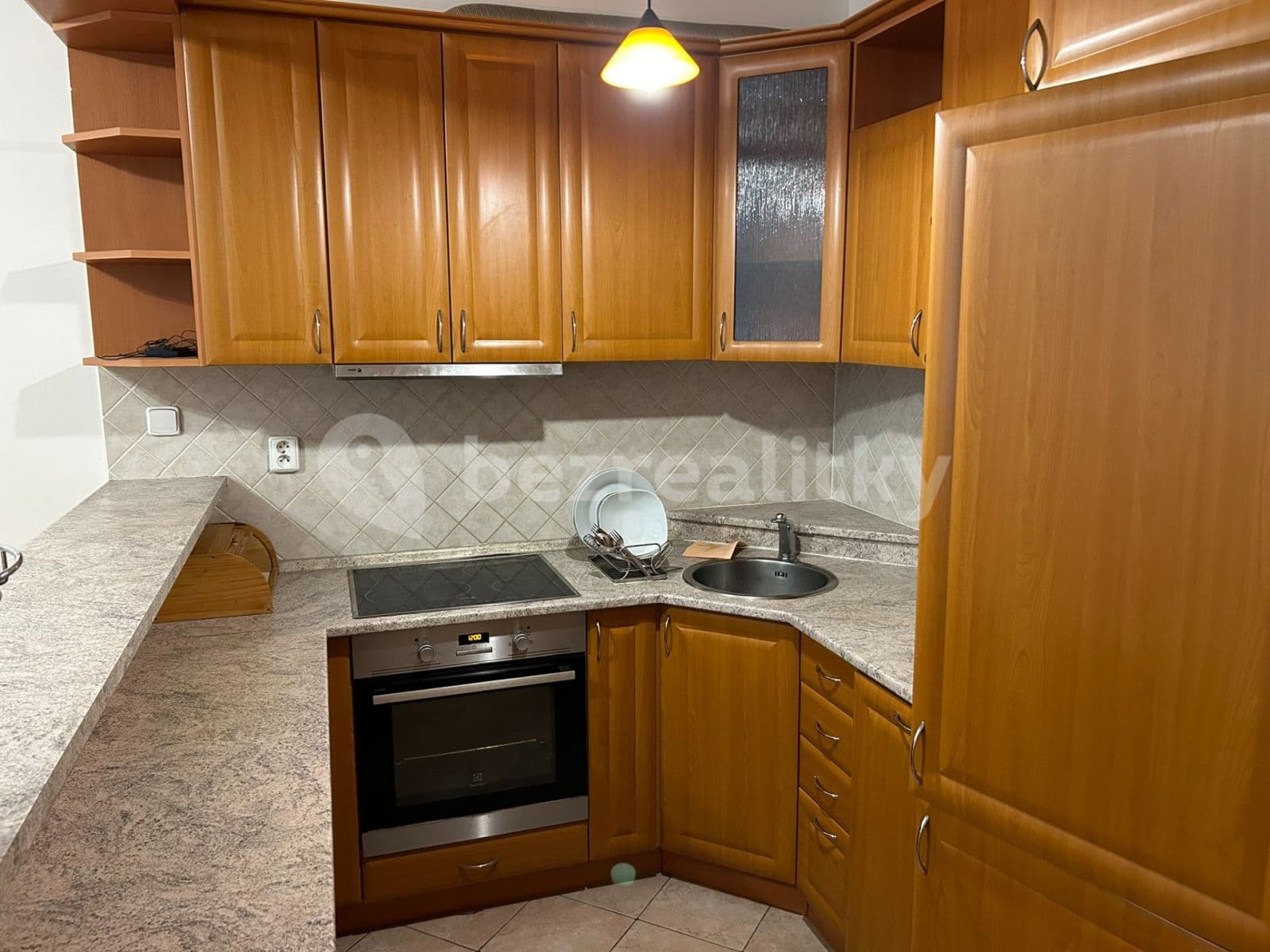 1 bedroom with open-plan kitchen flat to rent, 57 m², Muškova, Prague, Prague 1 bedroom with open-plan kitchen flat to rent, 57 m², Muškova, Prague, Prague