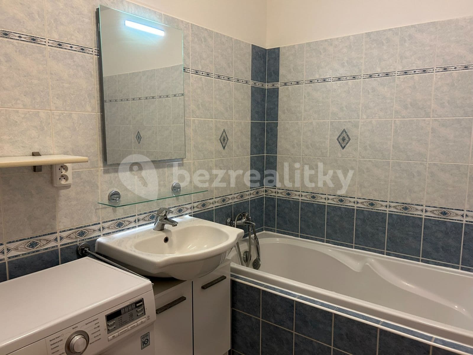 1 bedroom with open-plan kitchen flat to rent, 57 m², Muškova, Prague, Prague 1 bedroom with open-plan kitchen flat to rent, 57 m², Muškova, Prague, Prague