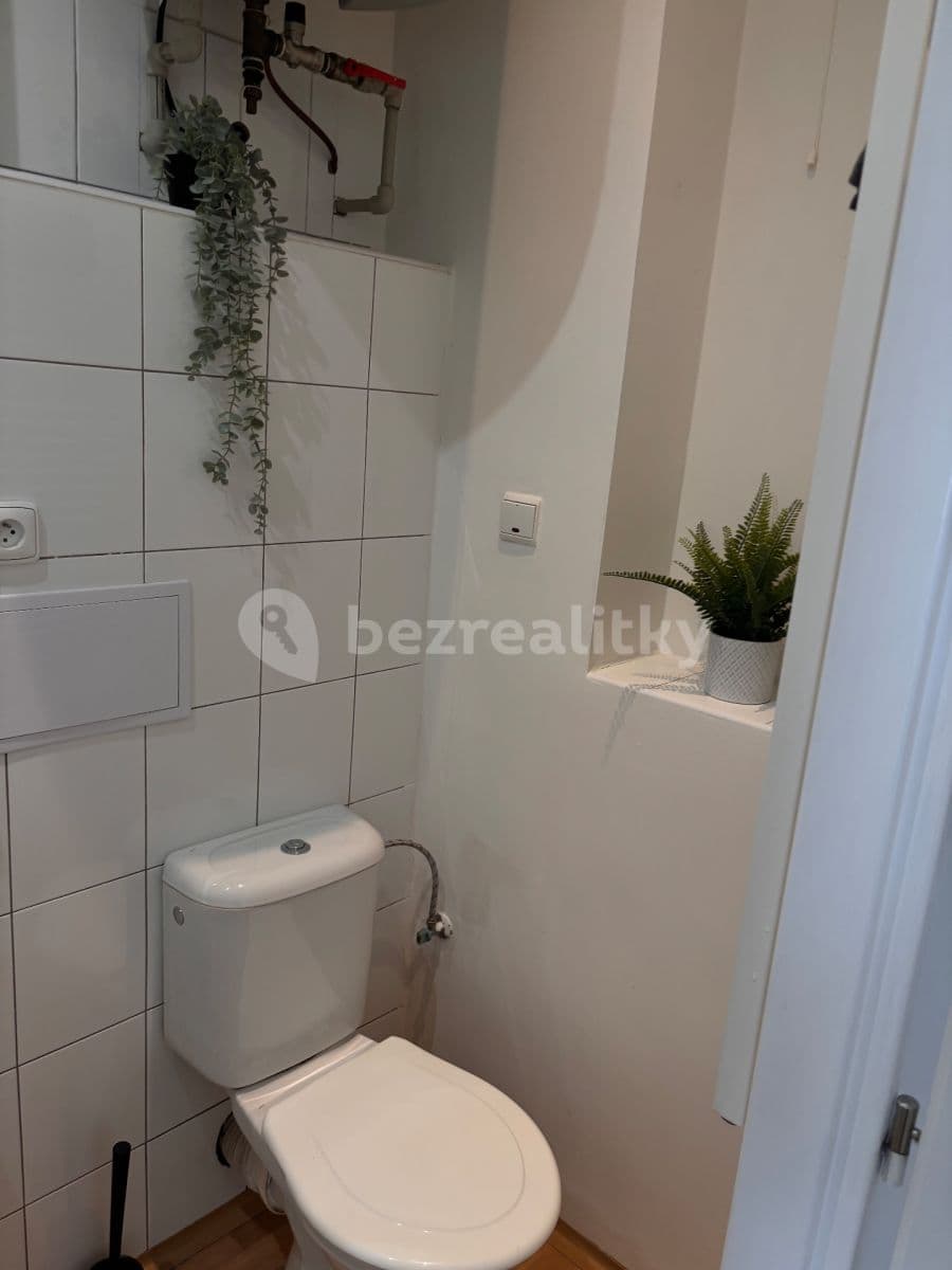 Small studio flat to rent, 23 m², V Nových Vokovicích, Prague, Prague Small studio flat to rent, 23 m², V Nových Vokovicích, Prague, Prague