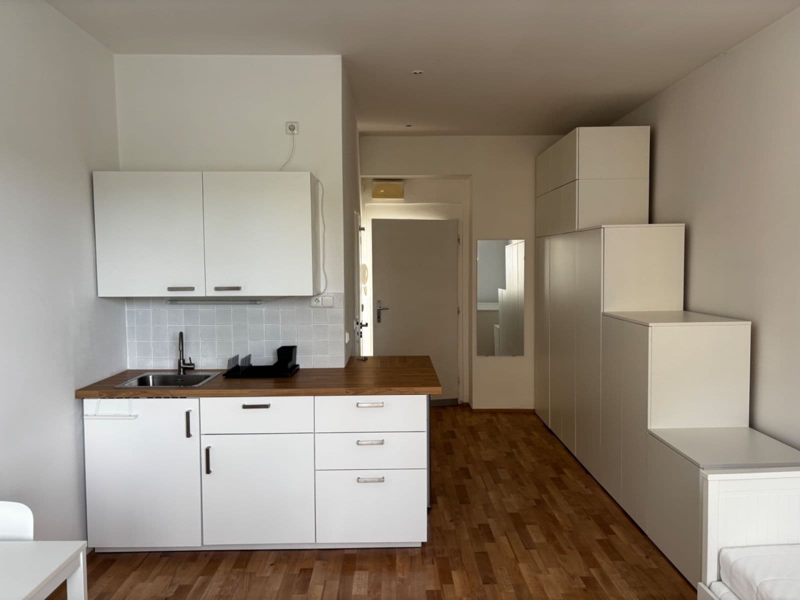 Small studio flat to rent, 23 m², V Nových Vokovicích, Prague, Prague Small studio flat to rent, 23 m², V Nových Vokovicích, Prague, Prague