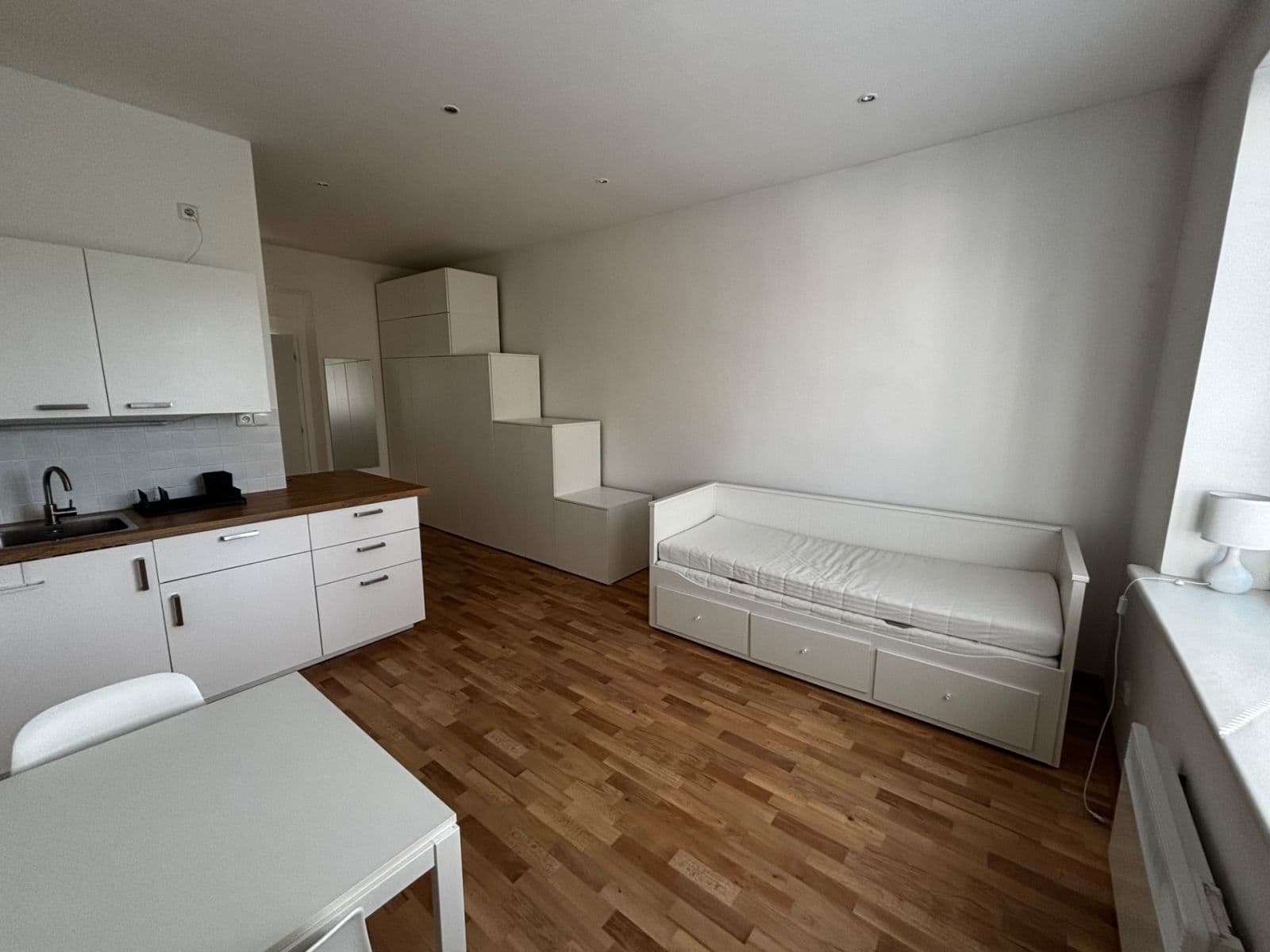 Small studio flat to rent, 23 m², V Nových Vokovicích, Prague, Prague Small studio flat to rent, 23 m², V Nových Vokovicích, Prague, Prague
