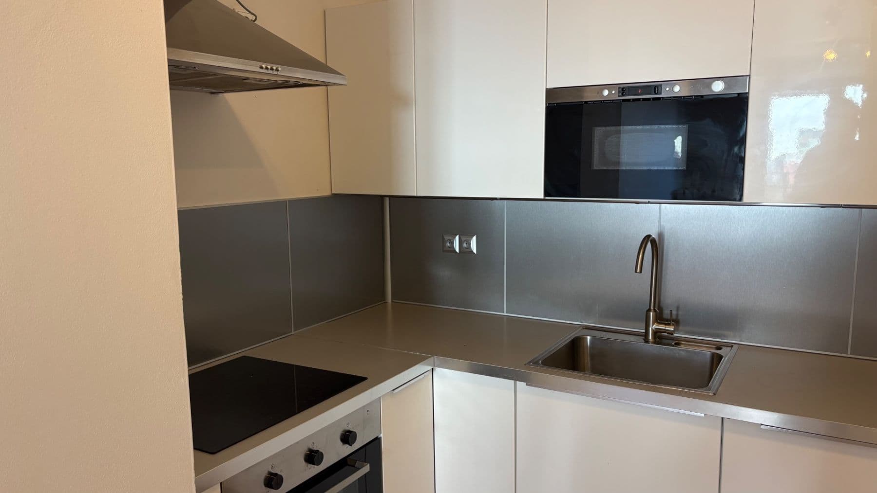 1 bedroom with open-plan kitchen flat to rent, 54 m², Na Slatince, Prague, Prague 1 bedroom with open-plan kitchen flat to rent, 54 m², Na Slatince, Prague, Prague