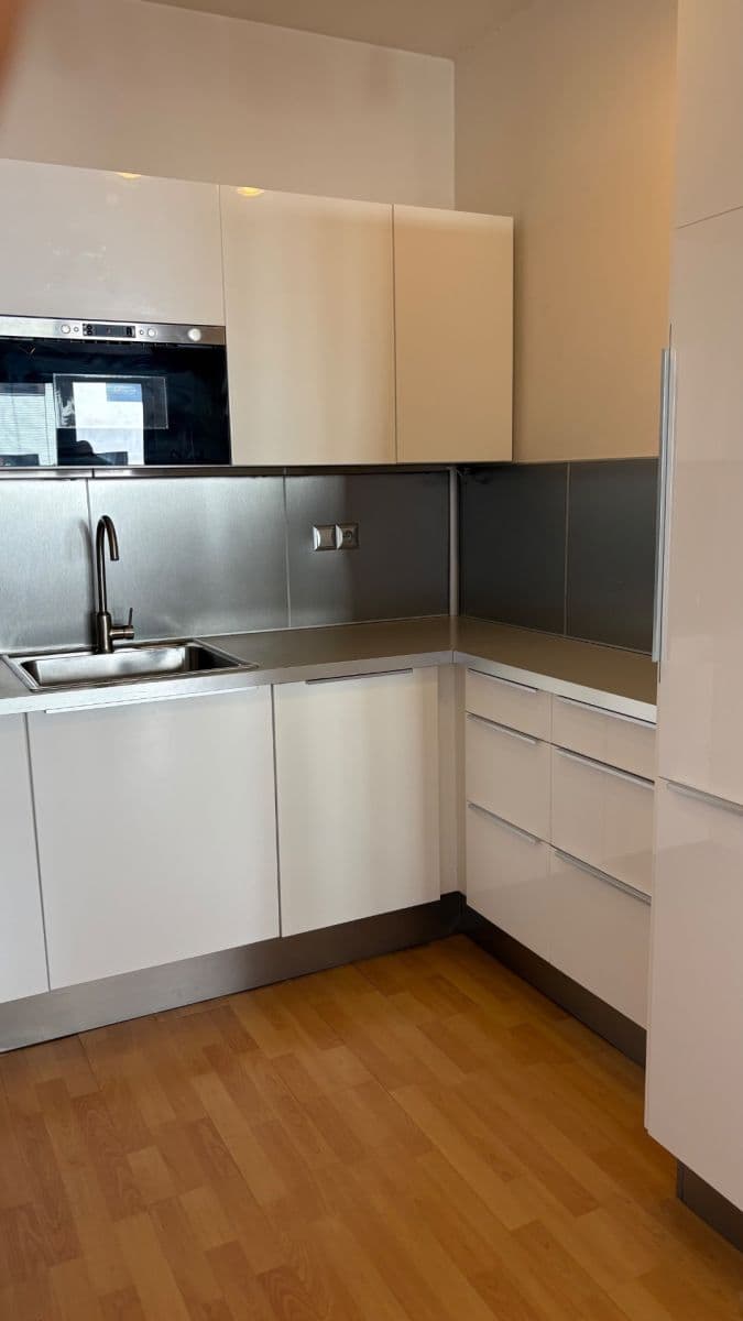1 bedroom with open-plan kitchen flat to rent, 54 m², Na Slatince, Prague, Prague 1 bedroom with open-plan kitchen flat to rent, 54 m², Na Slatince, Prague, Prague