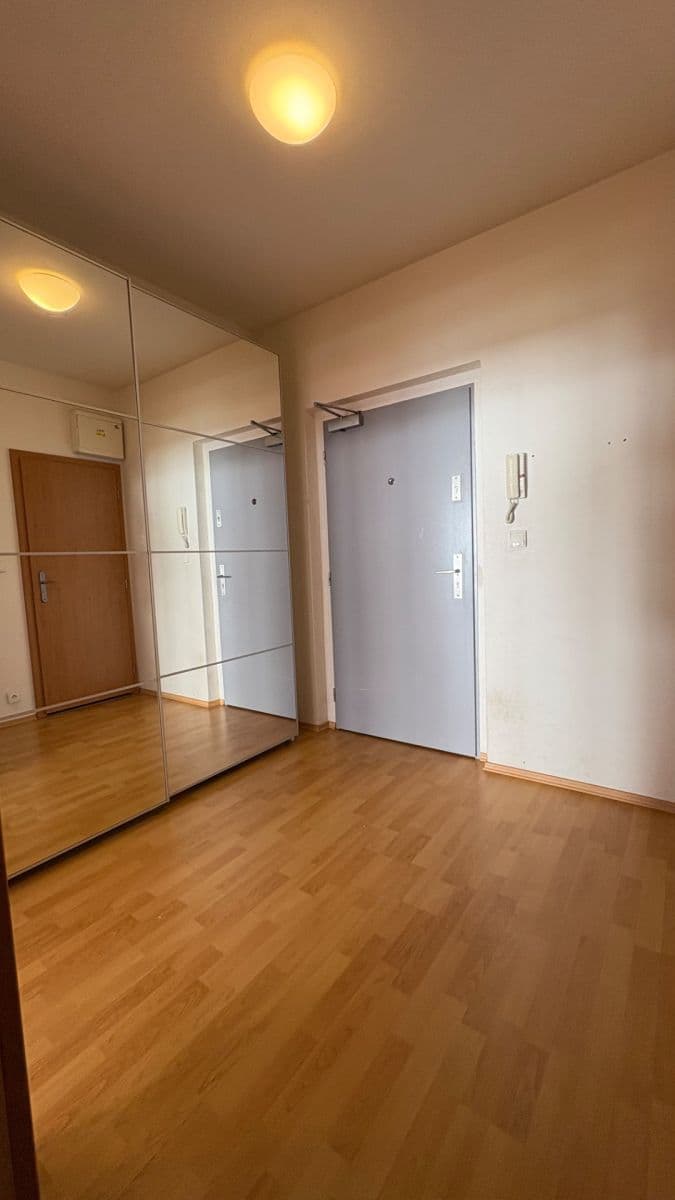 1 bedroom with open-plan kitchen flat to rent, 54 m², Na Slatince, Prague, Prague 1 bedroom with open-plan kitchen flat to rent, 54 m², Na Slatince, Prague, Prague