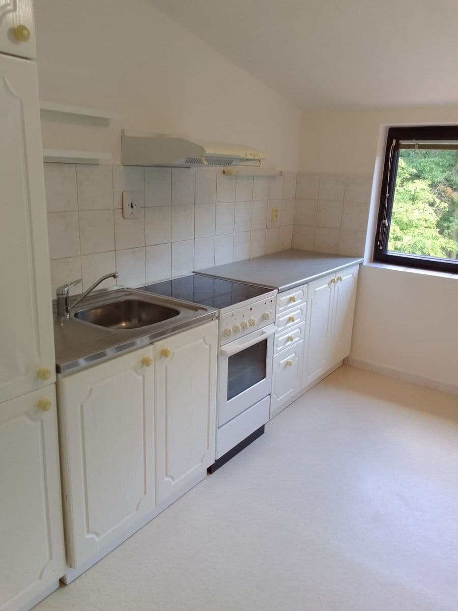 2 bedroom flat to rent, 56 m², Jedlová, Černošice, Středočeský Region 2 bedroom flat to rent, 56 m², Jedlová, Černošice, Středočeský Region