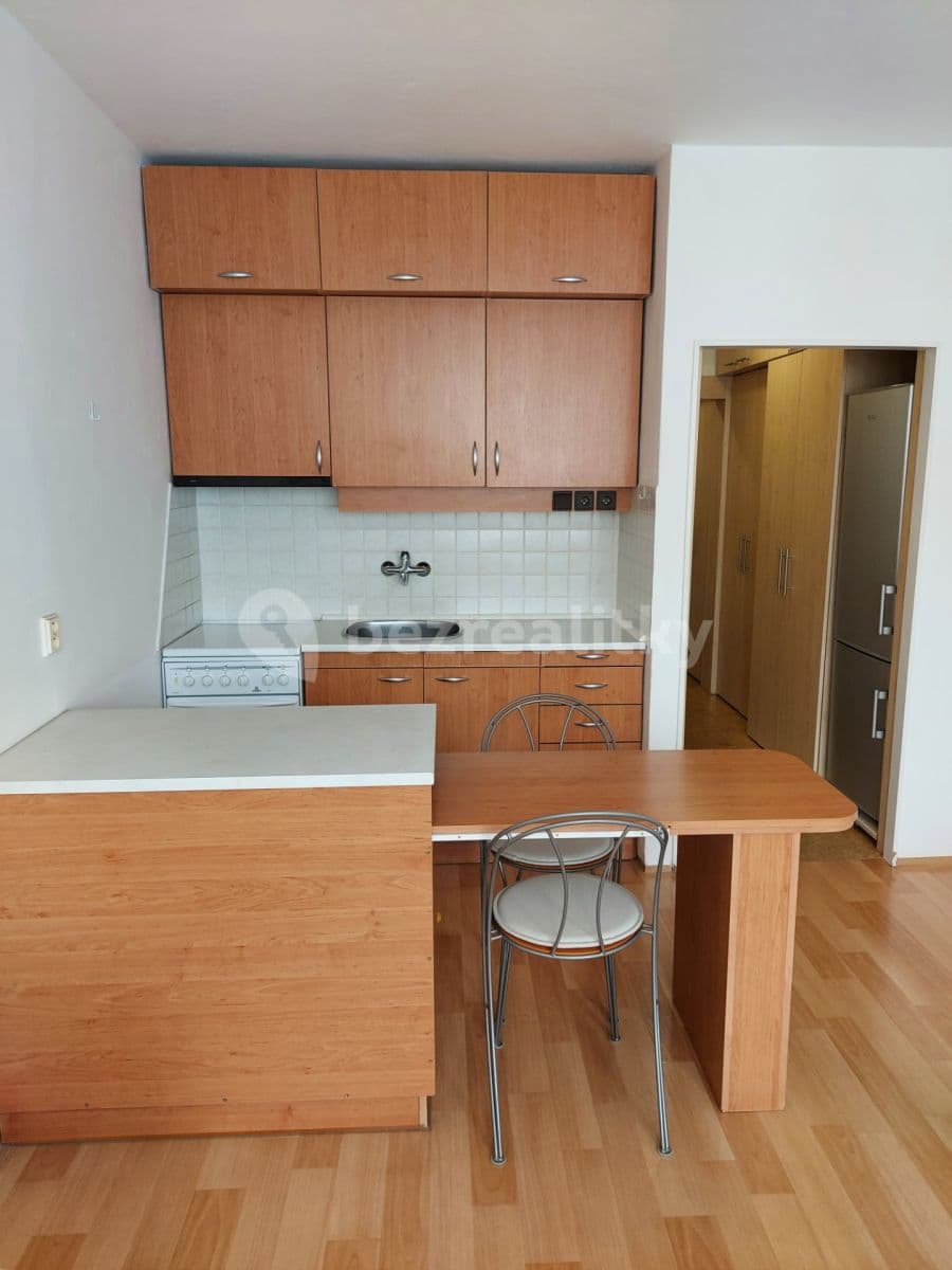 Small studio flat to rent, 27 m², Nad lesním divadlem, Prague, Prague Small studio flat to rent, 27 m², Nad lesním divadlem, Prague, Prague